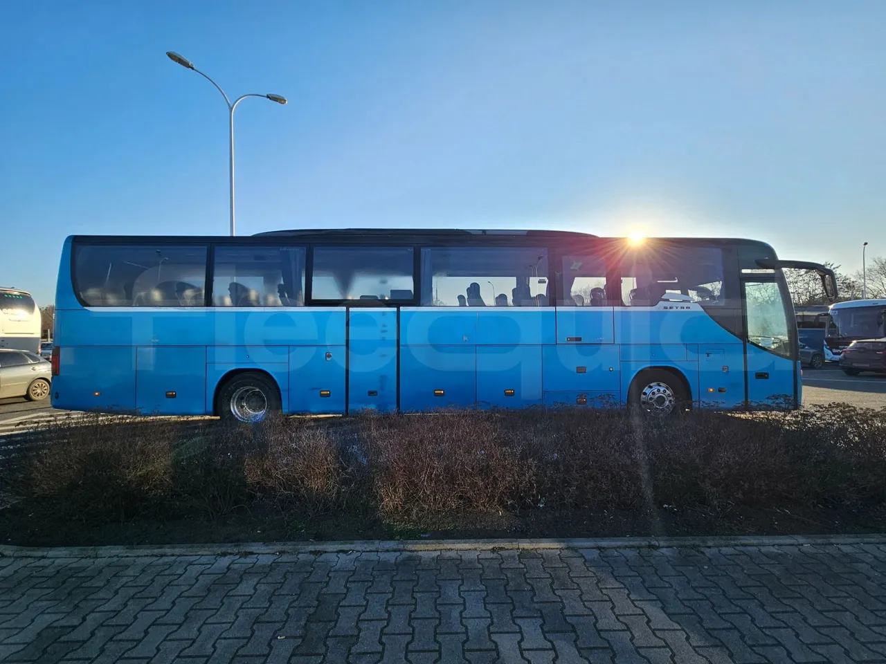 Setra S416 GT-HD - EUR4 - 315kW - 13.02m - right side doors closed