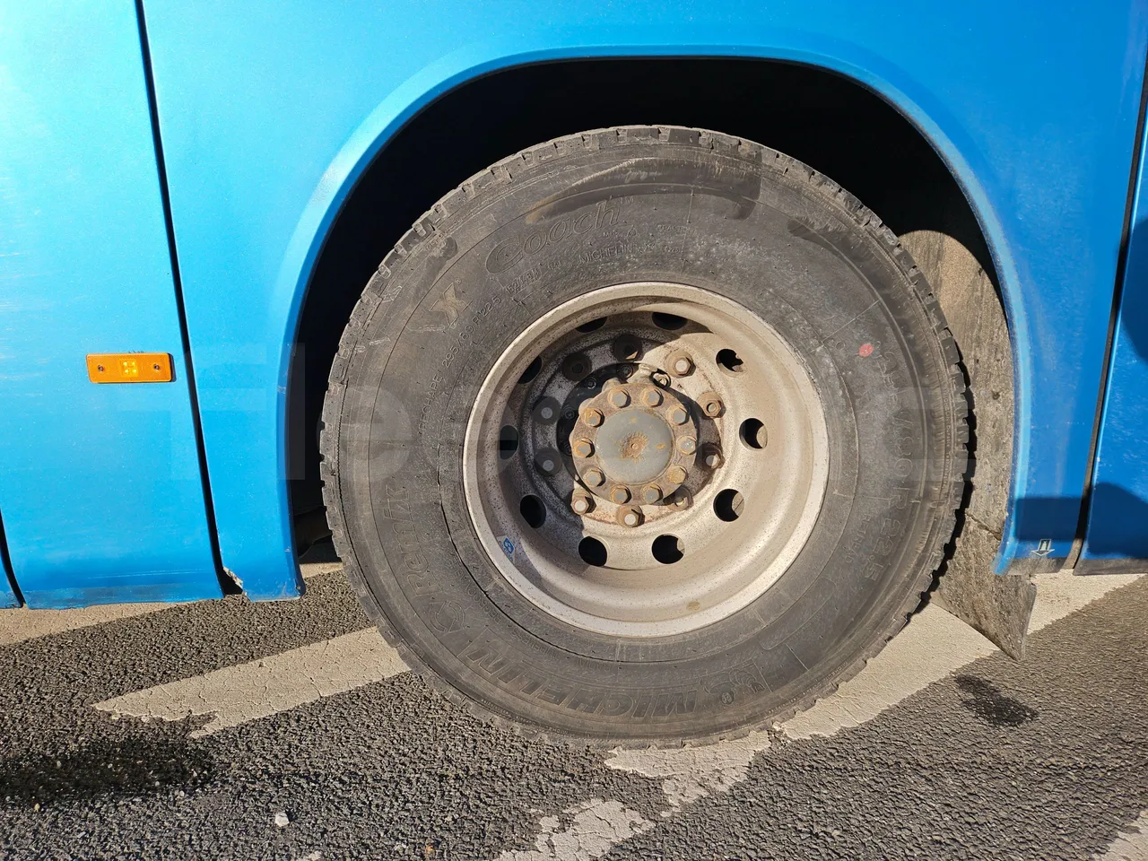 Setra S416 GT-HD - EUR4 - 315kW - 13.02m - rear left tire photo