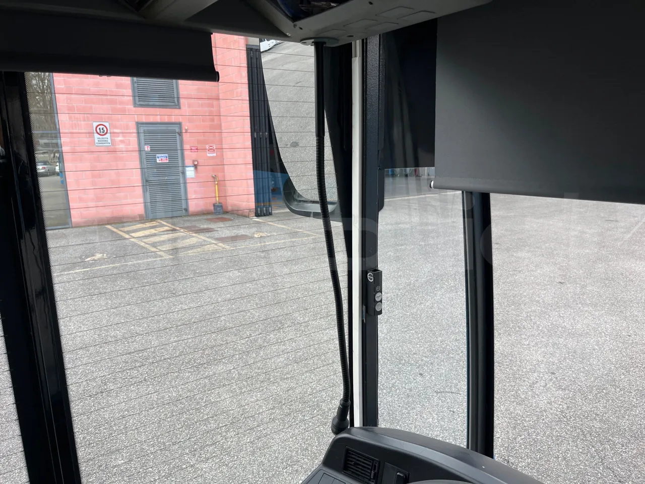 Mercedes-Benz Citaro O 530/2PCL2E4 - Euro 4 - 210 kW - 11,950 mt - driver microphone accessories photo