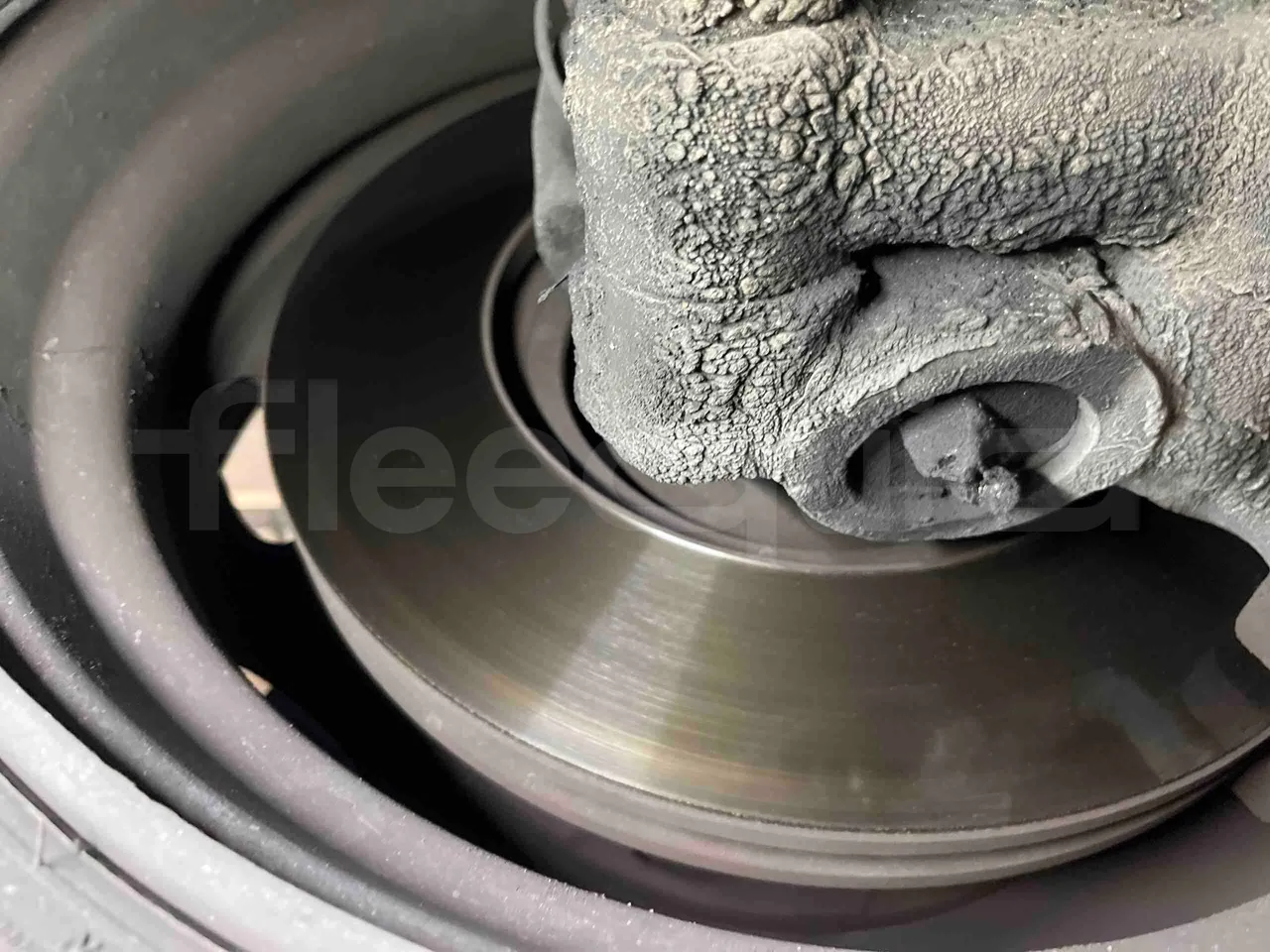 Mercedes-Benz Citaro O 530/2PCL2E4 - Euro 4 - 210 kW - 11,950 mt - front discs left