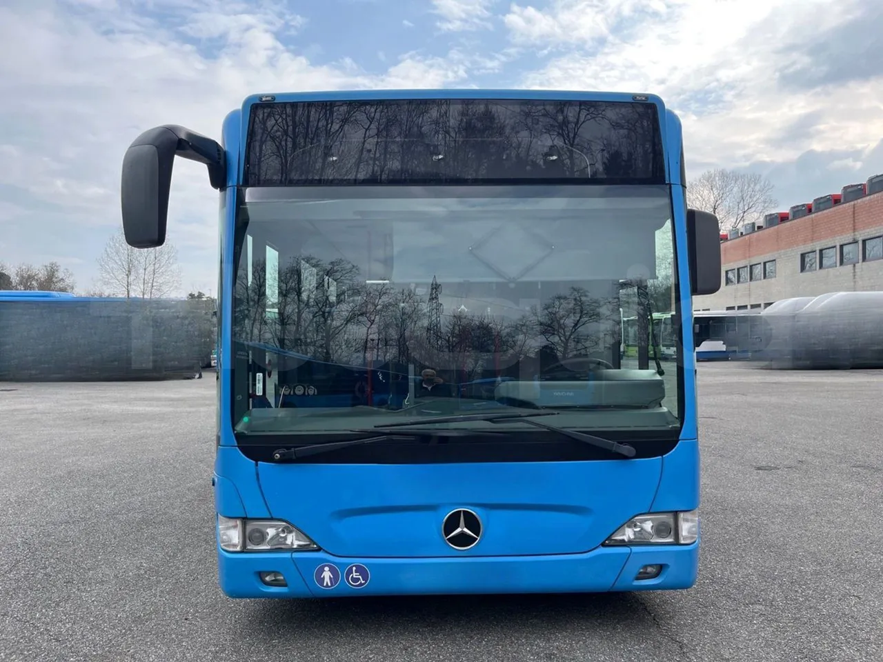 Mercedes-Benz Citaro O 530/2PCL2E4 - Euro 4 - 210 kW - 11,950 mt - front photo