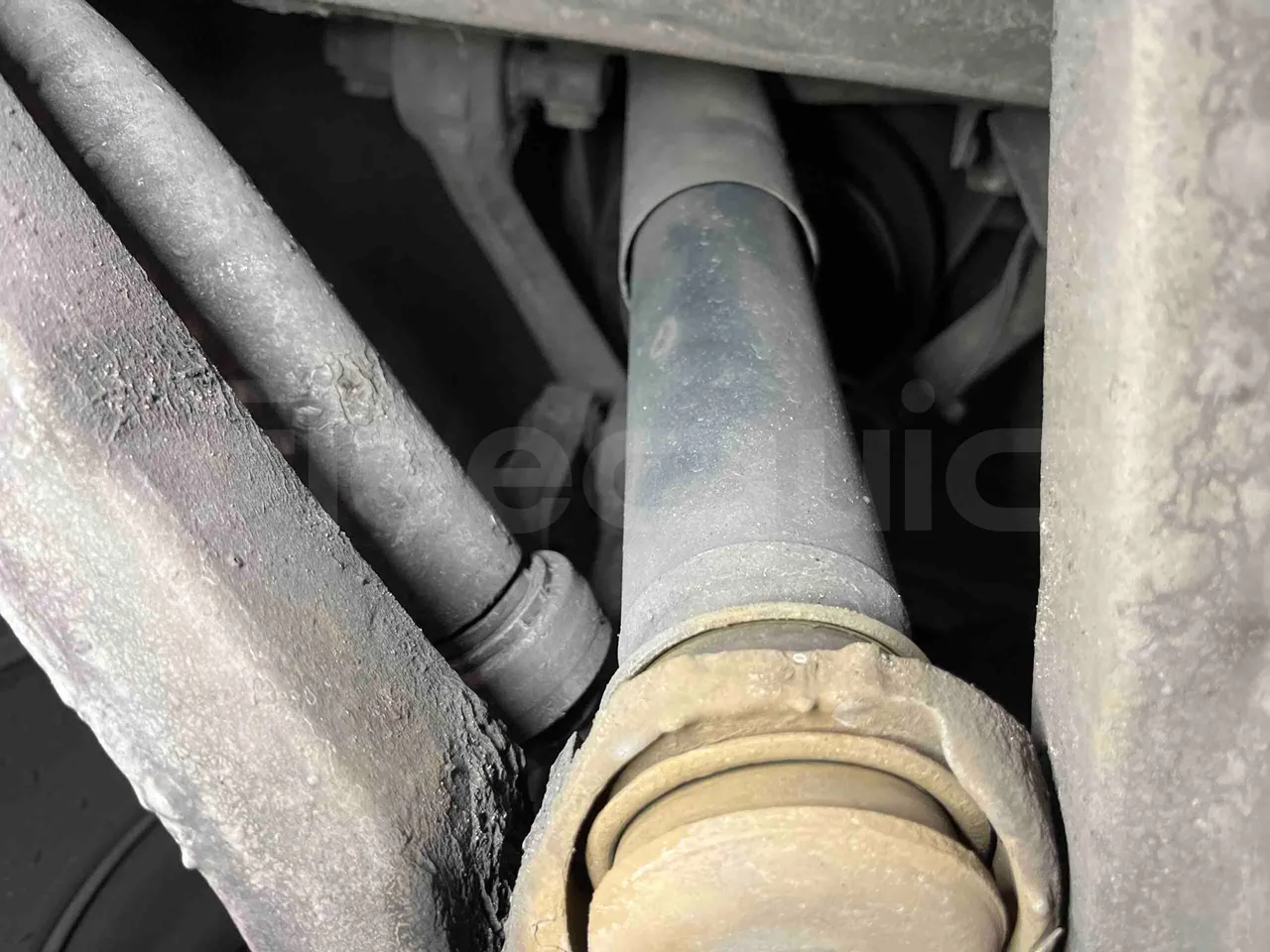 Mercedes-Benz Citaro O 530/2PCL2E4 - Euro 4 - 210 kW - 11,950 mt - front shock absorbers left