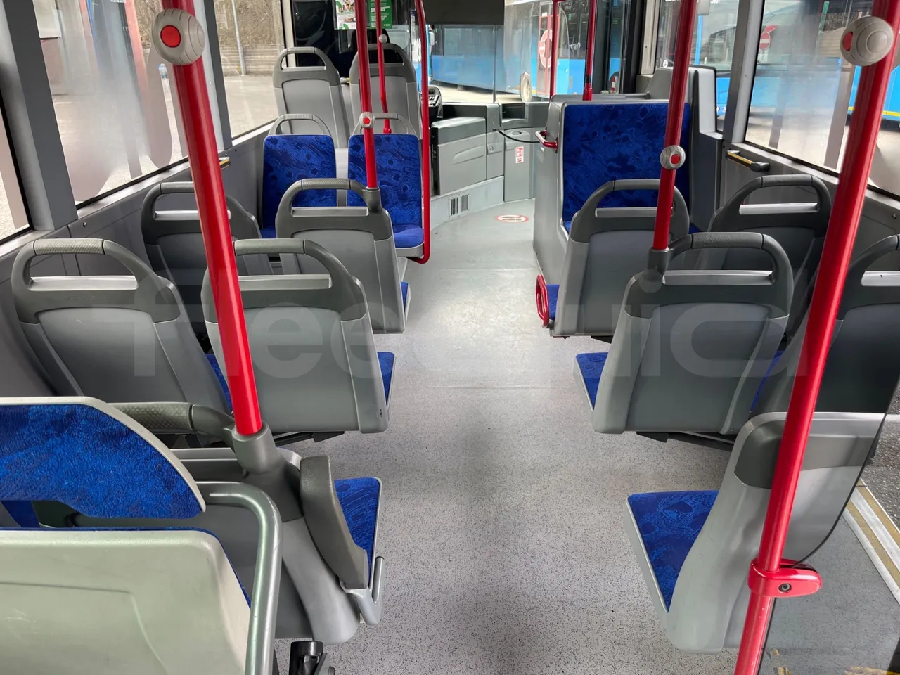 Mercedes-Benz Citaro O 530/2PCL2E4 - Euro 4 - 210 kW - 11,950 mt - forward view middle aisle