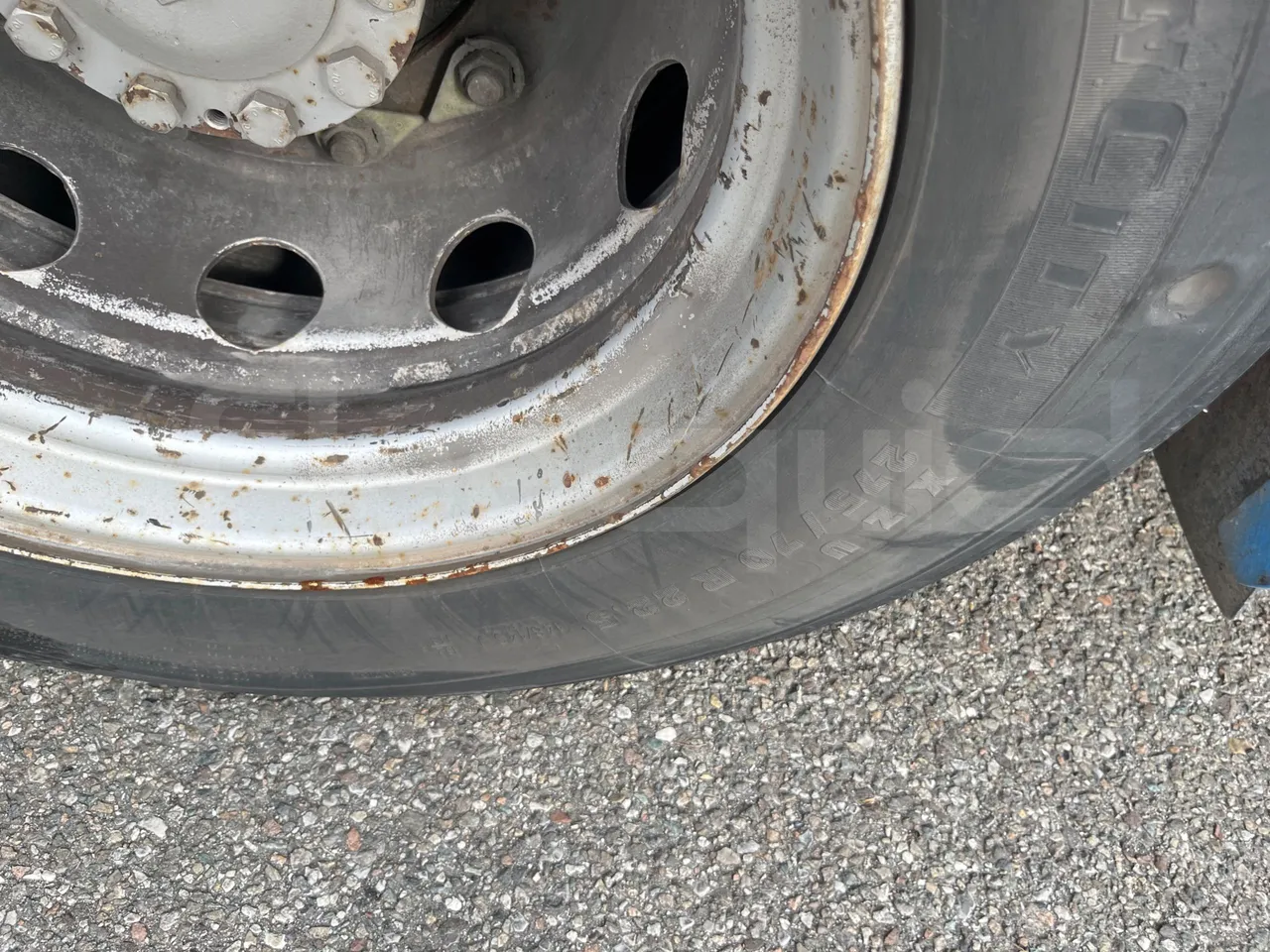 Mercedes-Benz Citaro O 530/2PCL2E4 - Euro 4 - 210 kW - 11,950 mt - tread condition front tires right