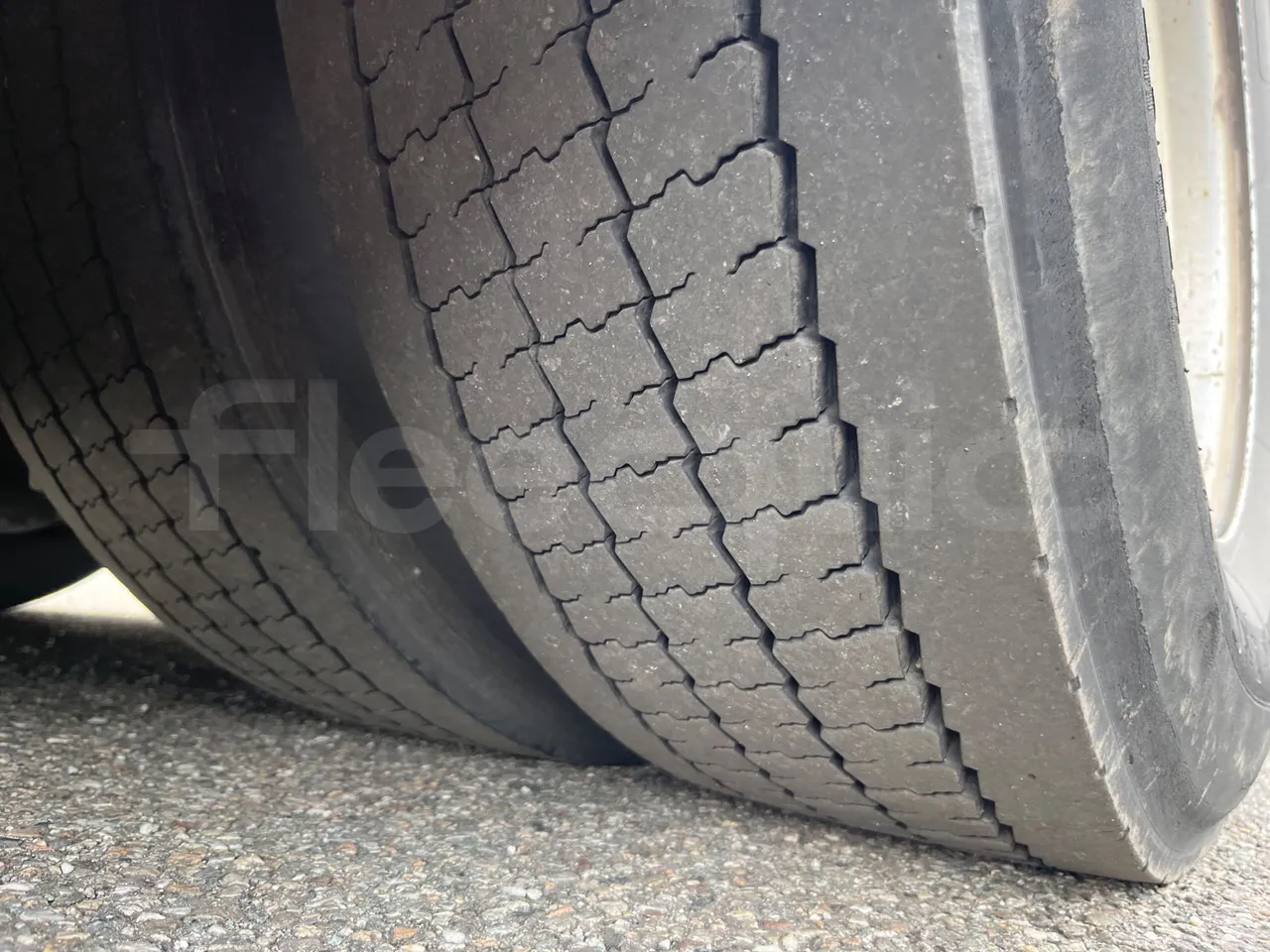 Mercedes-Benz Citaro O 530/2PCL2E4 - Euro 4 - 210 kW - 11,950 mt - tread condition second axle tires left