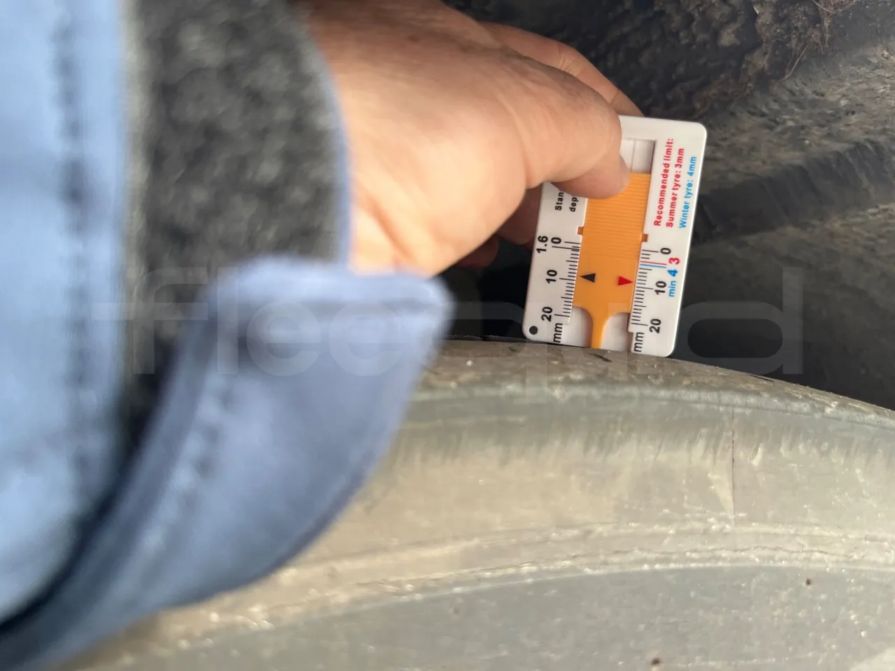 Mercedes-Benz Citaro O 530/2PCL2E4 - Euro 4 - 210 kW - 11,950 mt - rear left tire photo