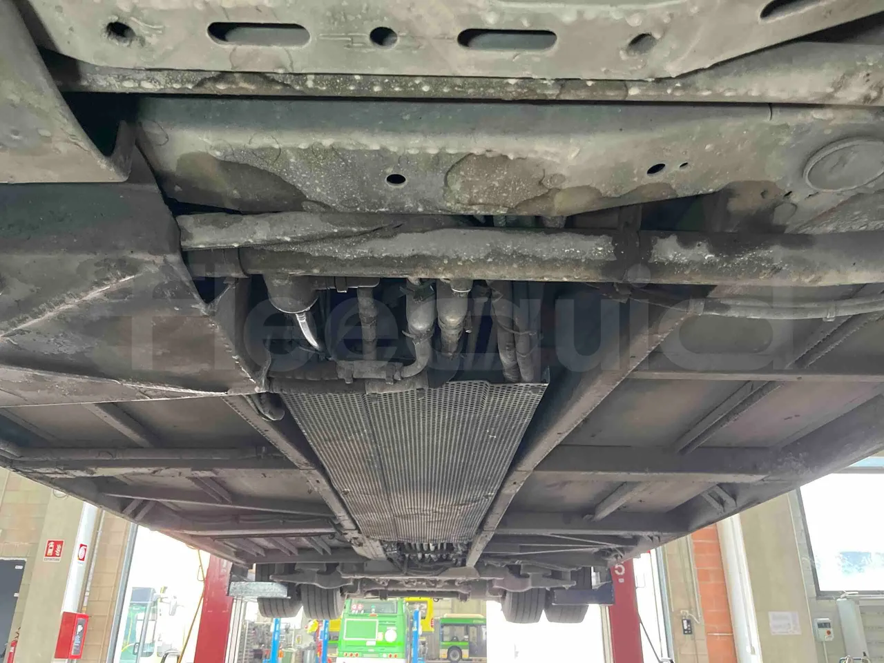 Mercedes-Benz Citaro O 530/2PCL2E4 - Euro 4 - 210 kW - 11,950 mt - central undercarriage photo