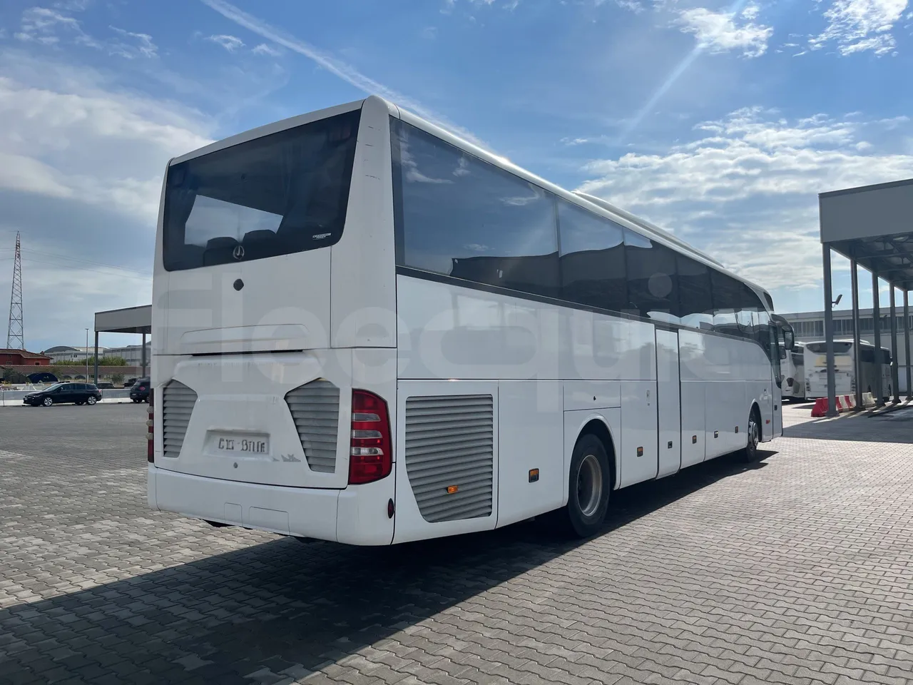 Mercedes-Benz Tourismo - 3/4 Rear Right Side