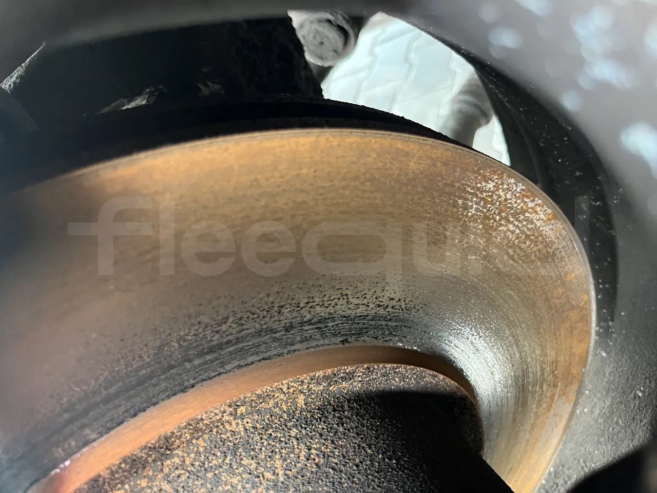 Mercedes-Benz Tourismo - First Axle Discs Left Side