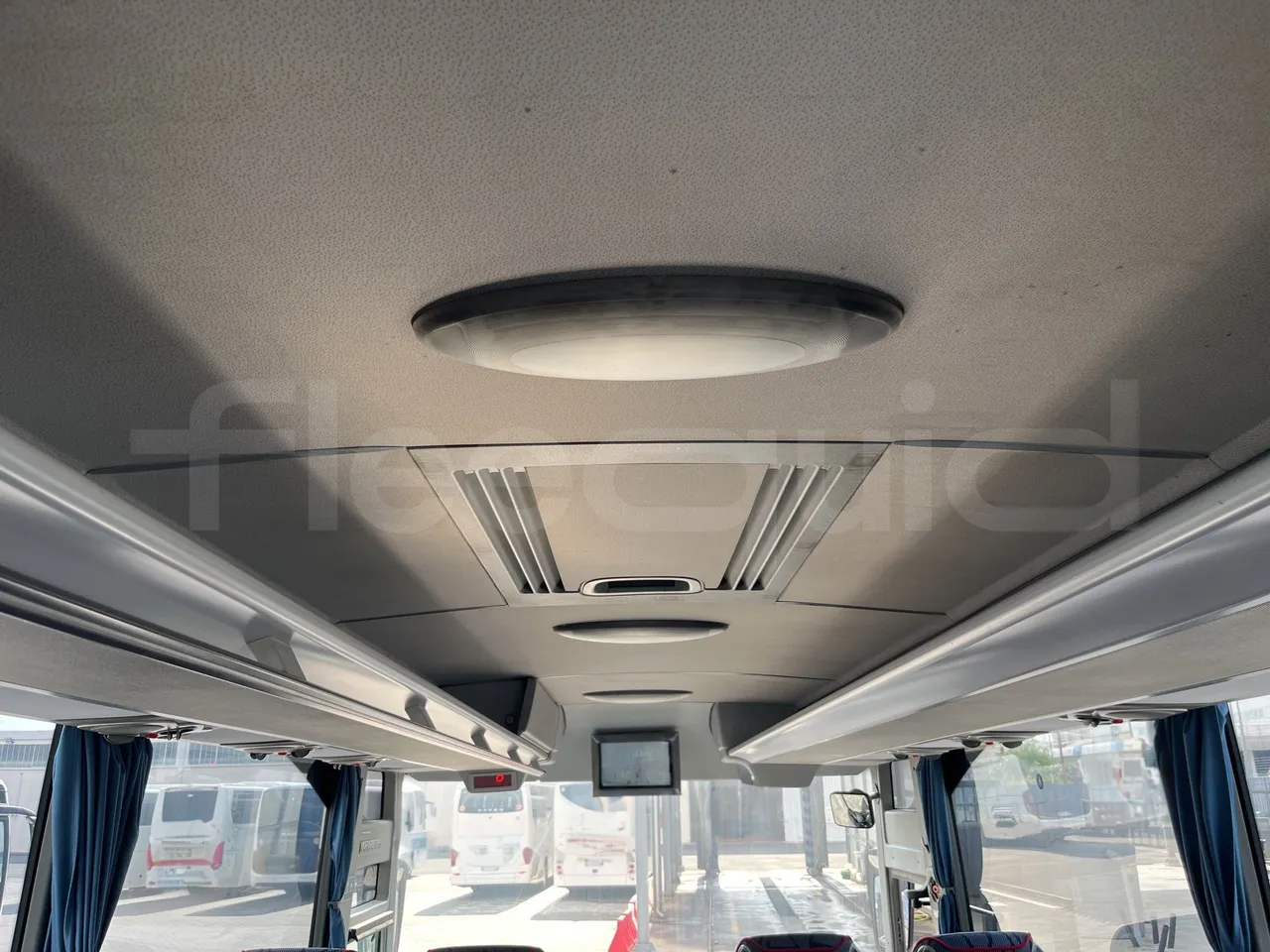 Mercedes-Benz Tourismo - Roof Hatch 1