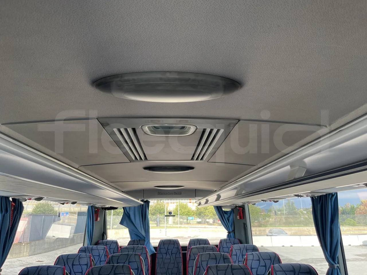 Mercedes-Benz Tourismo - Roof Hatch 2
