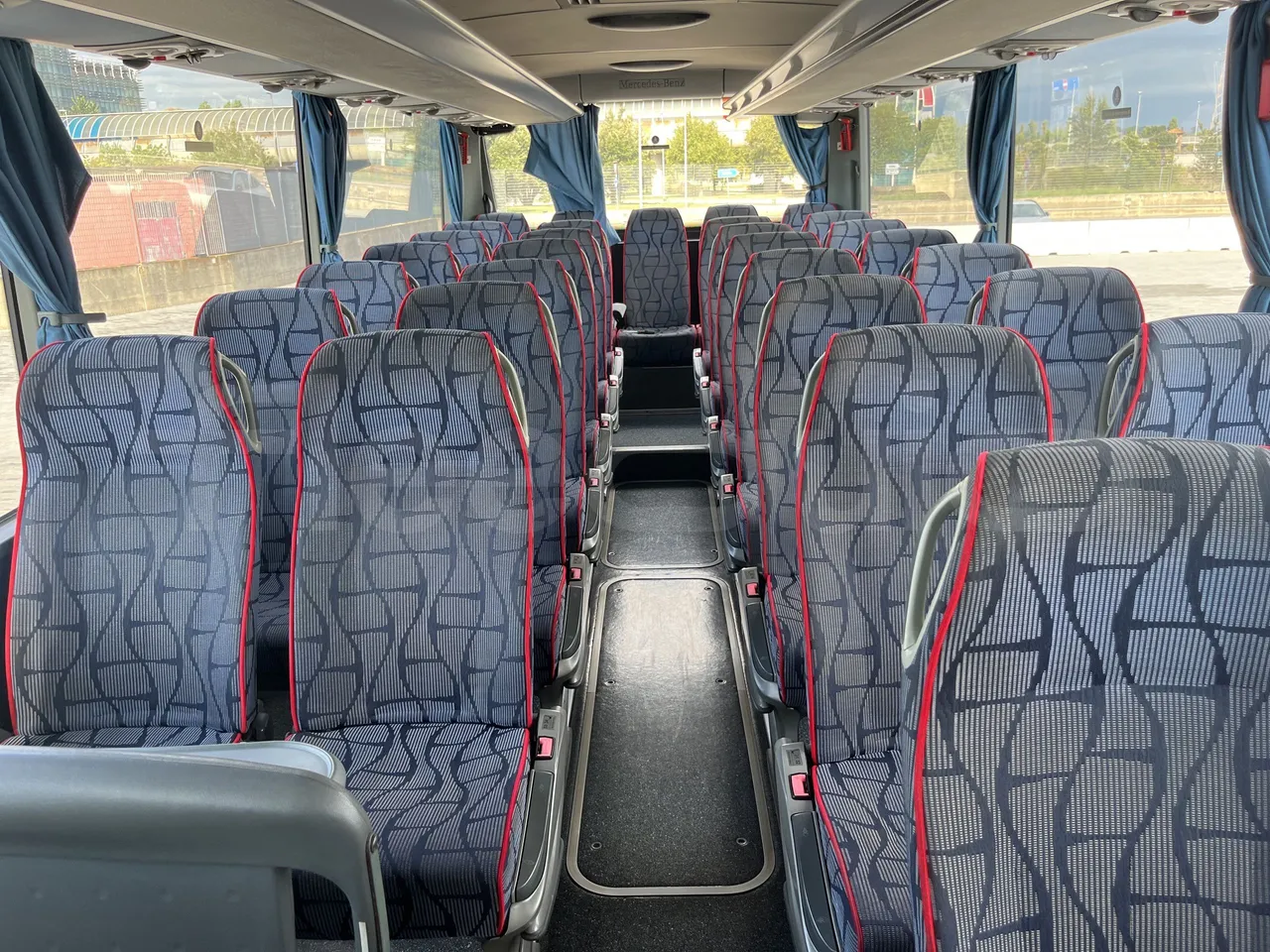 Mercedes-Benz Tourismo - Reverse Seats From Middle Position