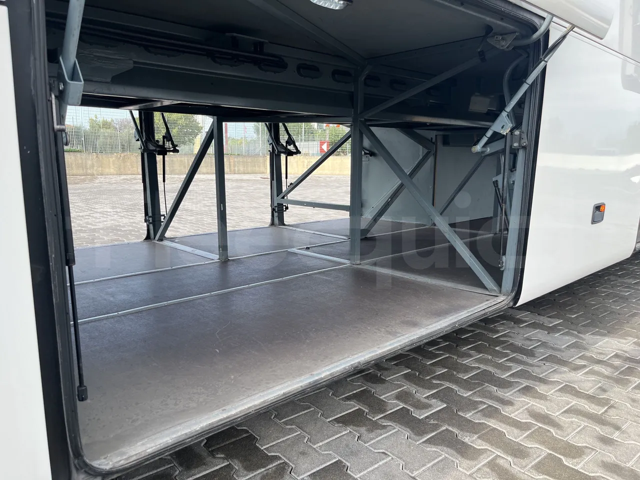 Mercedes-Benz Tourismo - Luggage