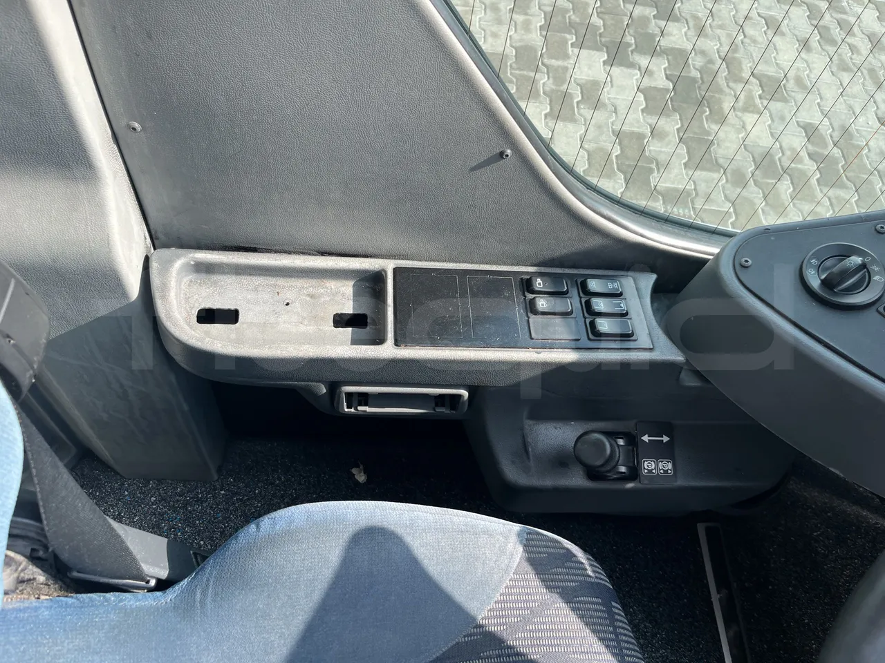 Mercedes-Benz Tourismo - Onboard Device 3 Left Side