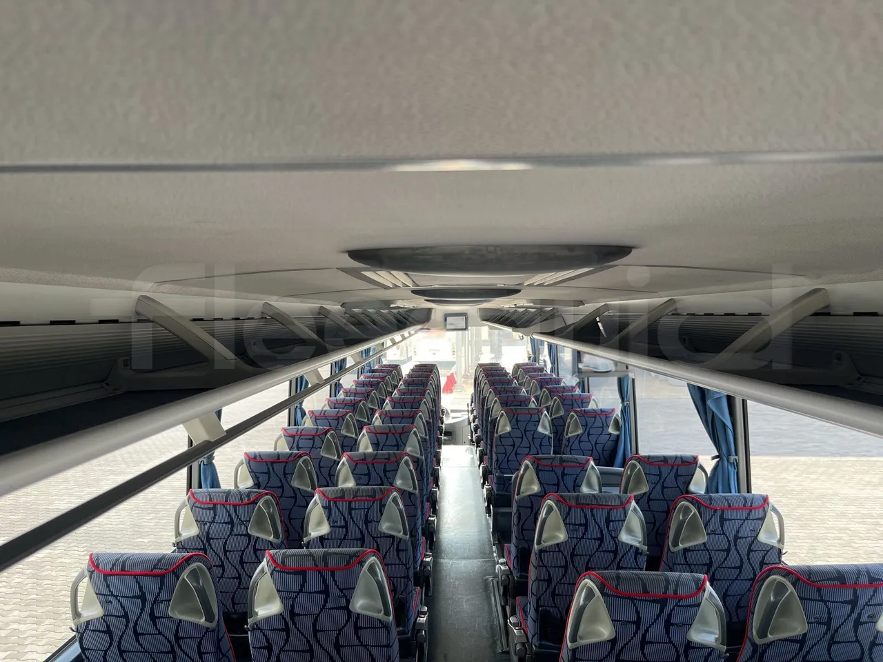 Mercedes-Benz Tourismo - Overhead Compartments