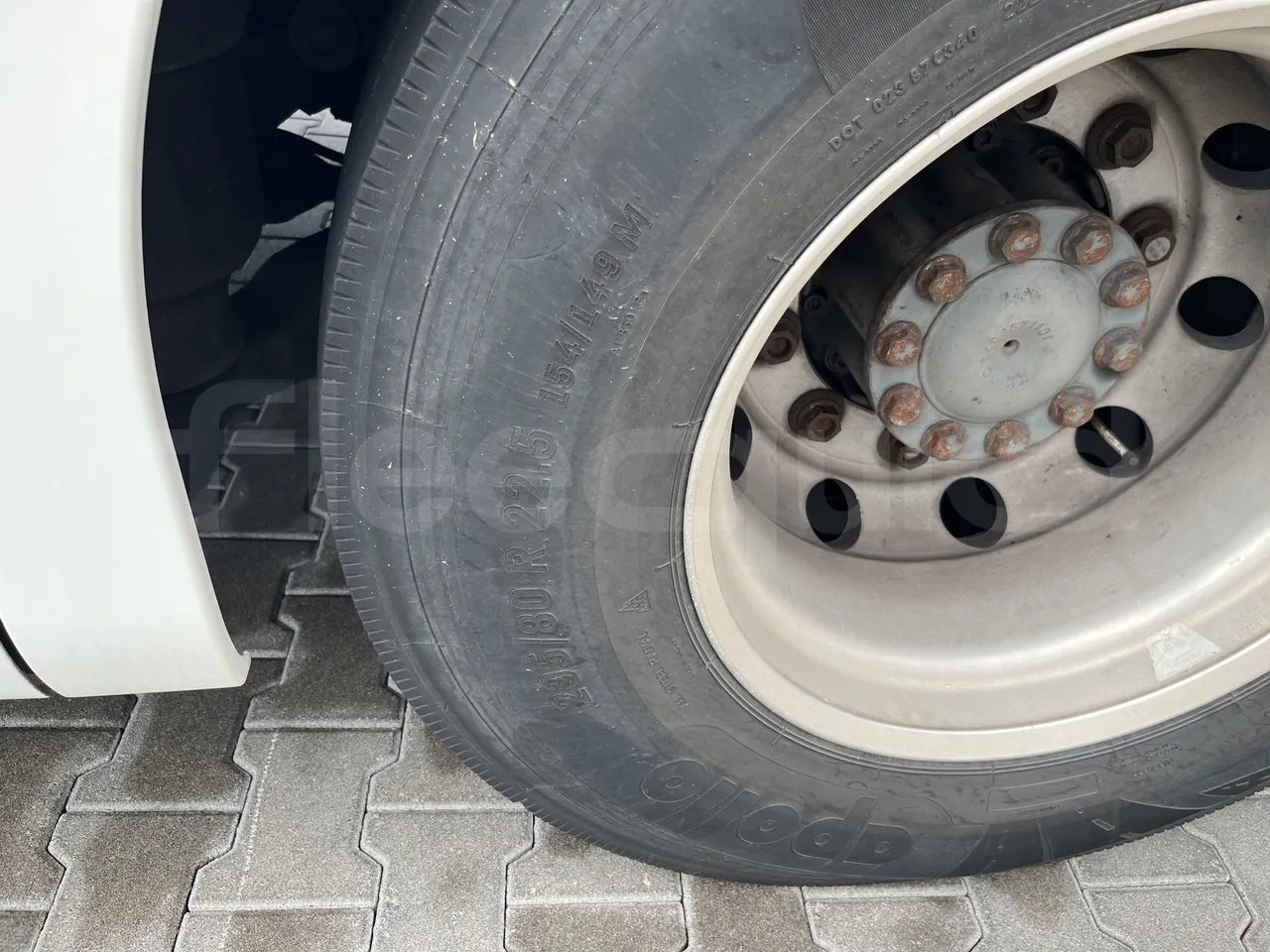 Mercedes-Benz Tourismo - Second Axle Left Side: Tyre Size