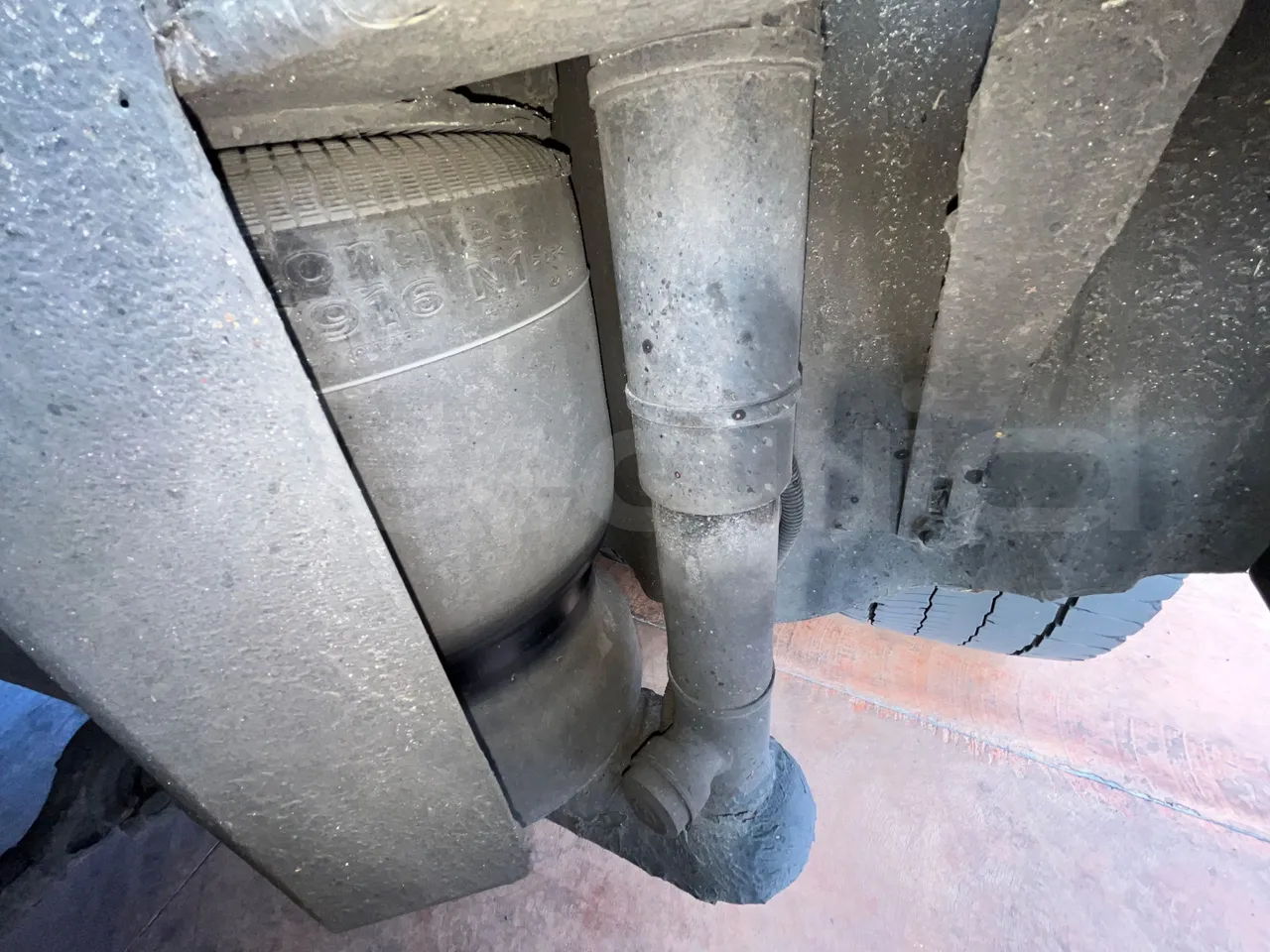 Neoplan Skyliner V6ACE -EUR6 -375kW -14m - axel 2 air springs 2 left