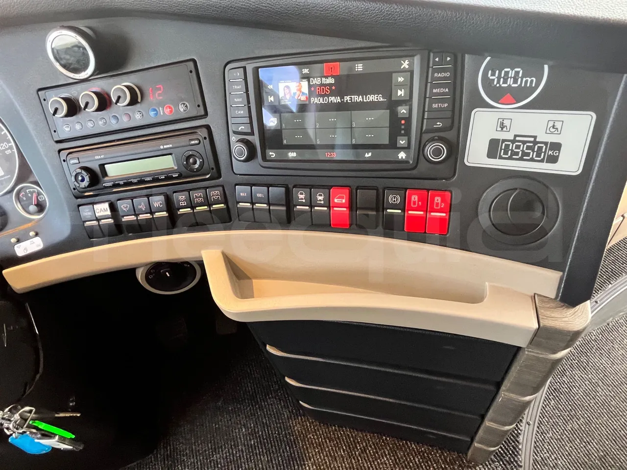 Neoplan Skyliner V6ACE -EUR6 -375kW -14m - onboard devices 1