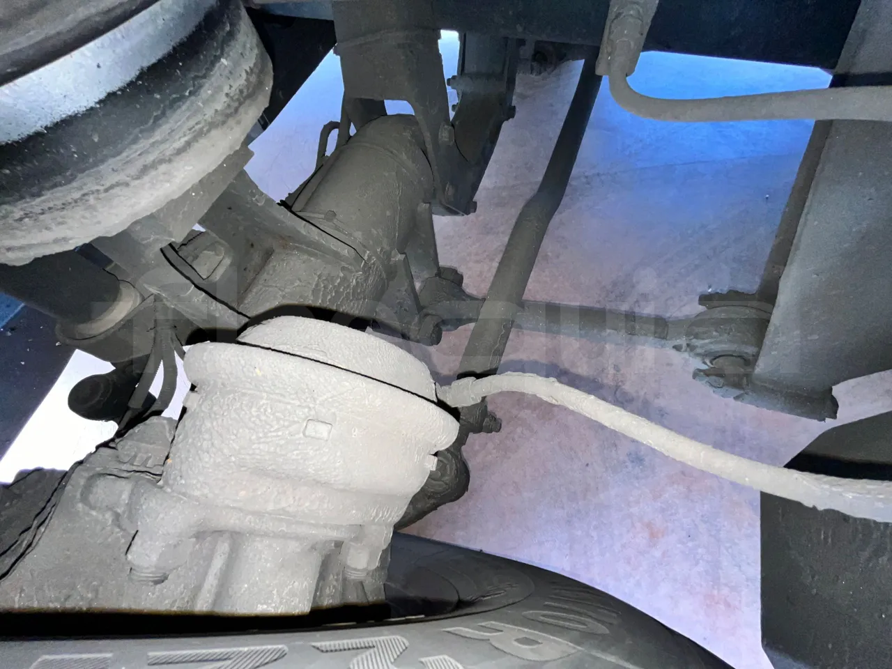 Neoplan Skyliner V6ACE -EUR6 -375kW -14m - axel 3 caliper brakes left