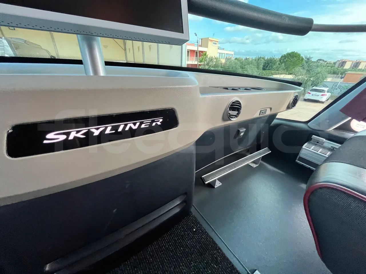 Neoplan Skyliner V6ACE -EUR6 -375kW -14m - disabled area photo