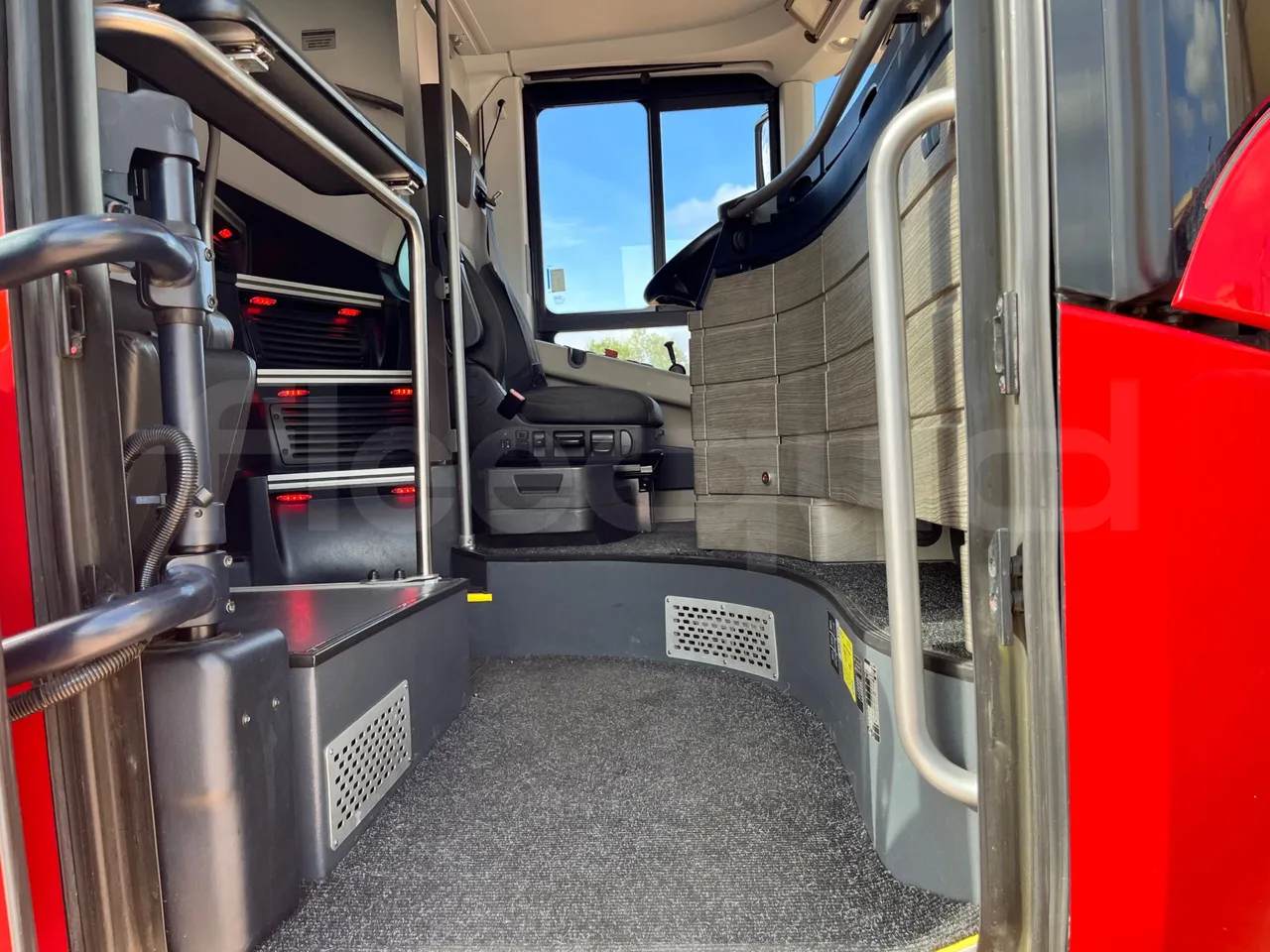 Neoplan Skyliner V6ACE -EUR6 -375kW -14m - door mechanism photo