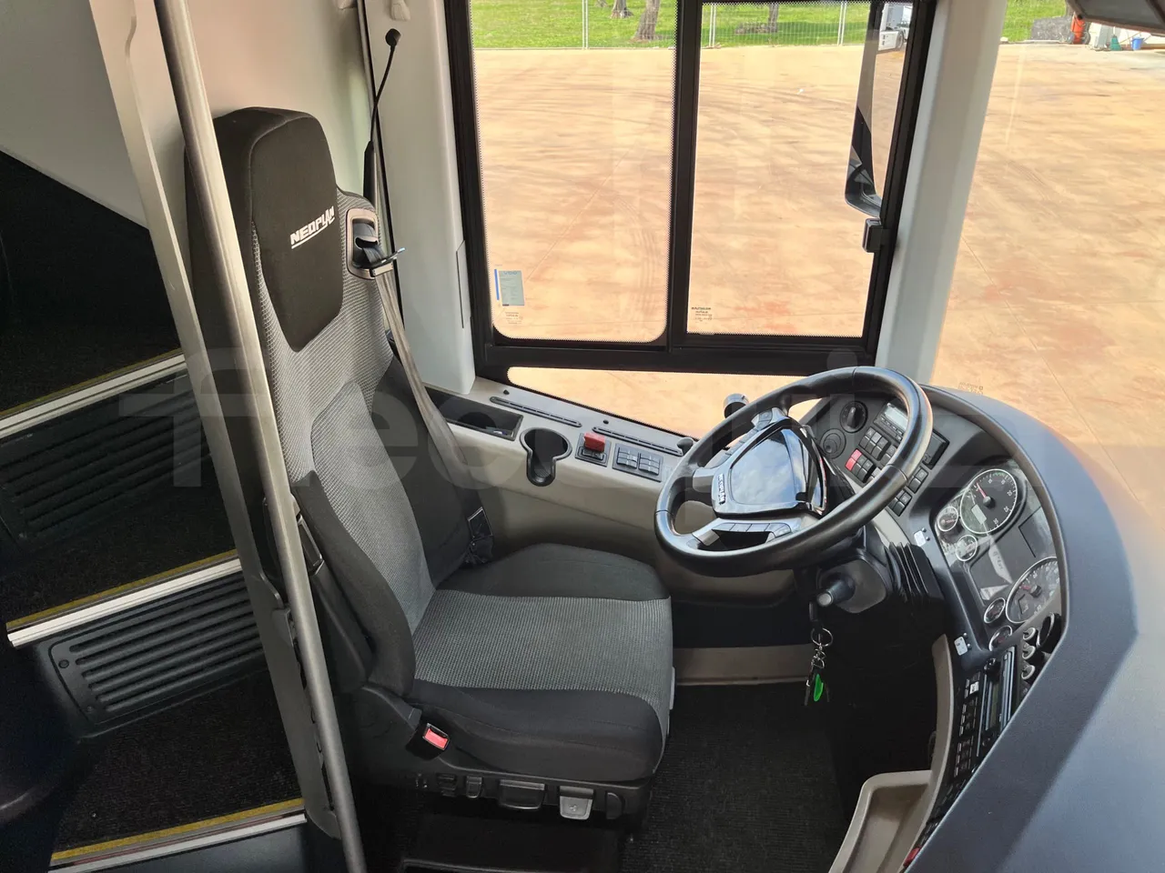 Neoplan Skyliner V6ACE -EUR6 -375kW -14m - driver's seat photo
