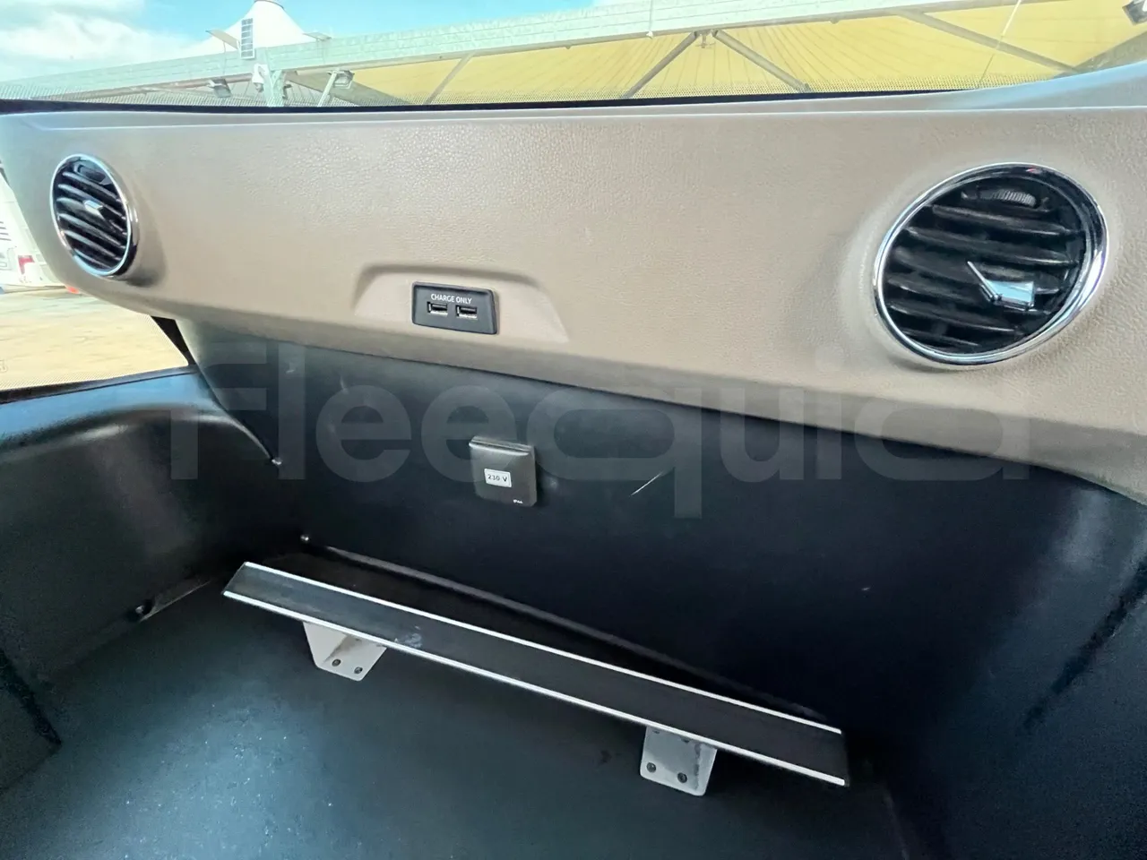 Neoplan Skyliner V6ACE -EUR6 -375kW -14m - folding seat photo