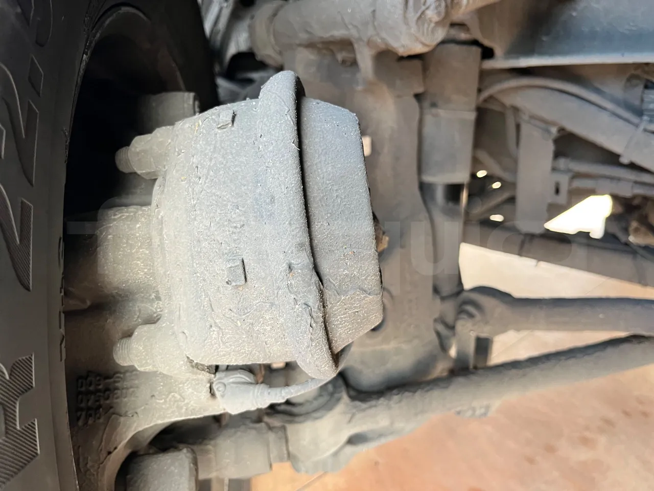 Neoplan Skyliner V6ACE -EUR6 -375kW -14m - front brake calipers left