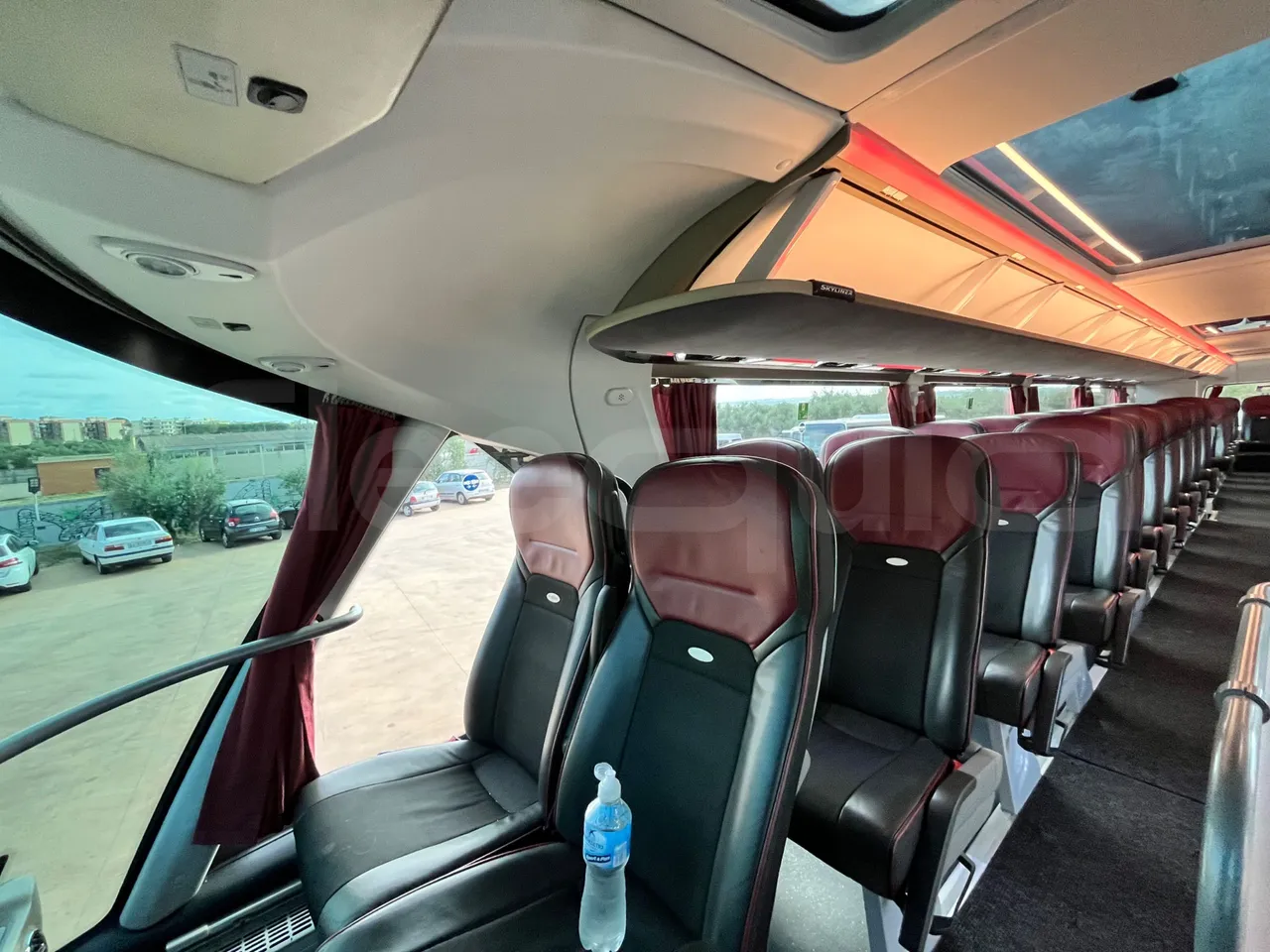 Neoplan Skyliner V6ACE -EUR6 -375kW -14m - forward view middle aisle