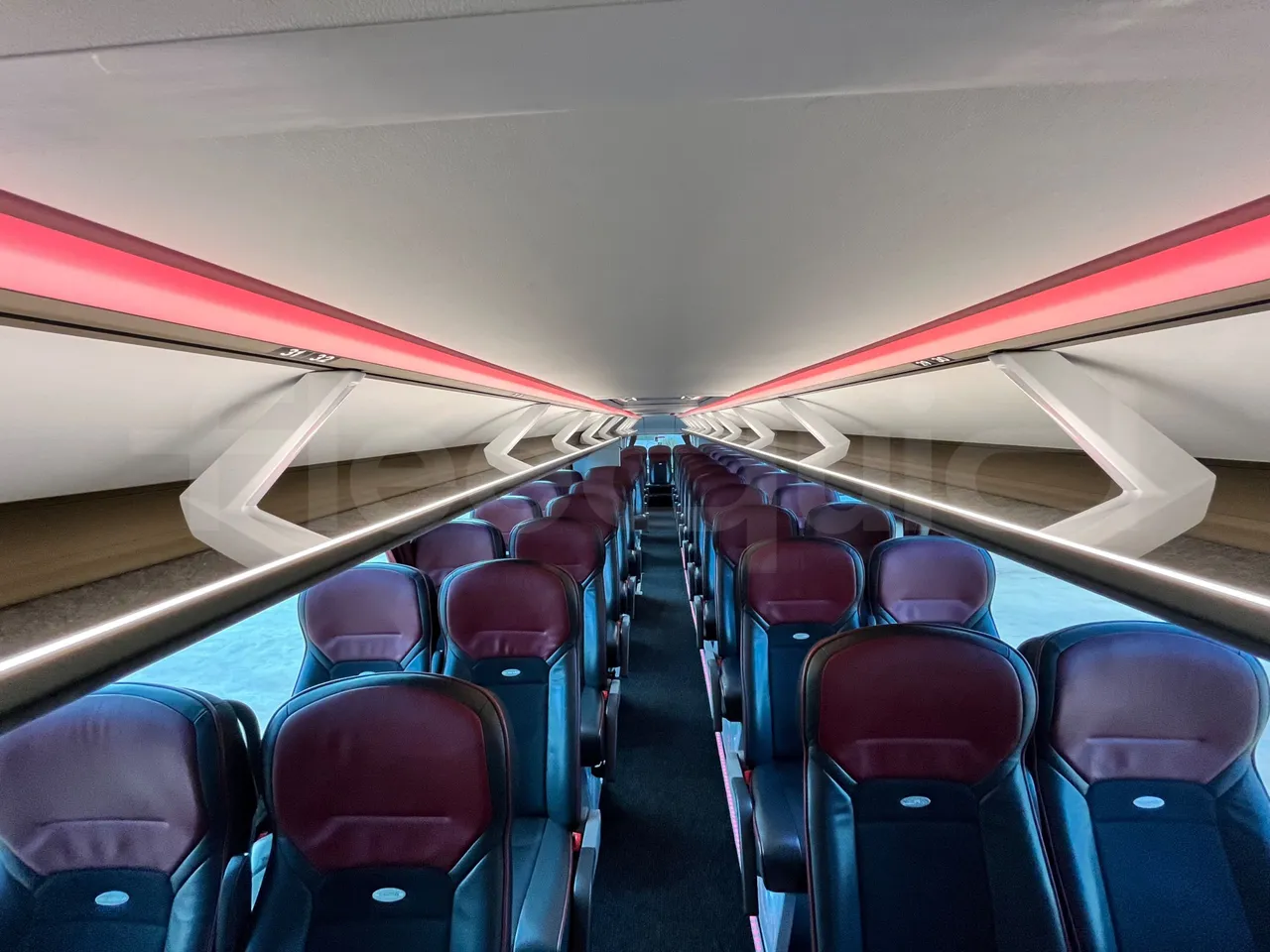 Neoplan Skyliner V6ACE -EUR6 -375kW -14m - reverse view middle aisle