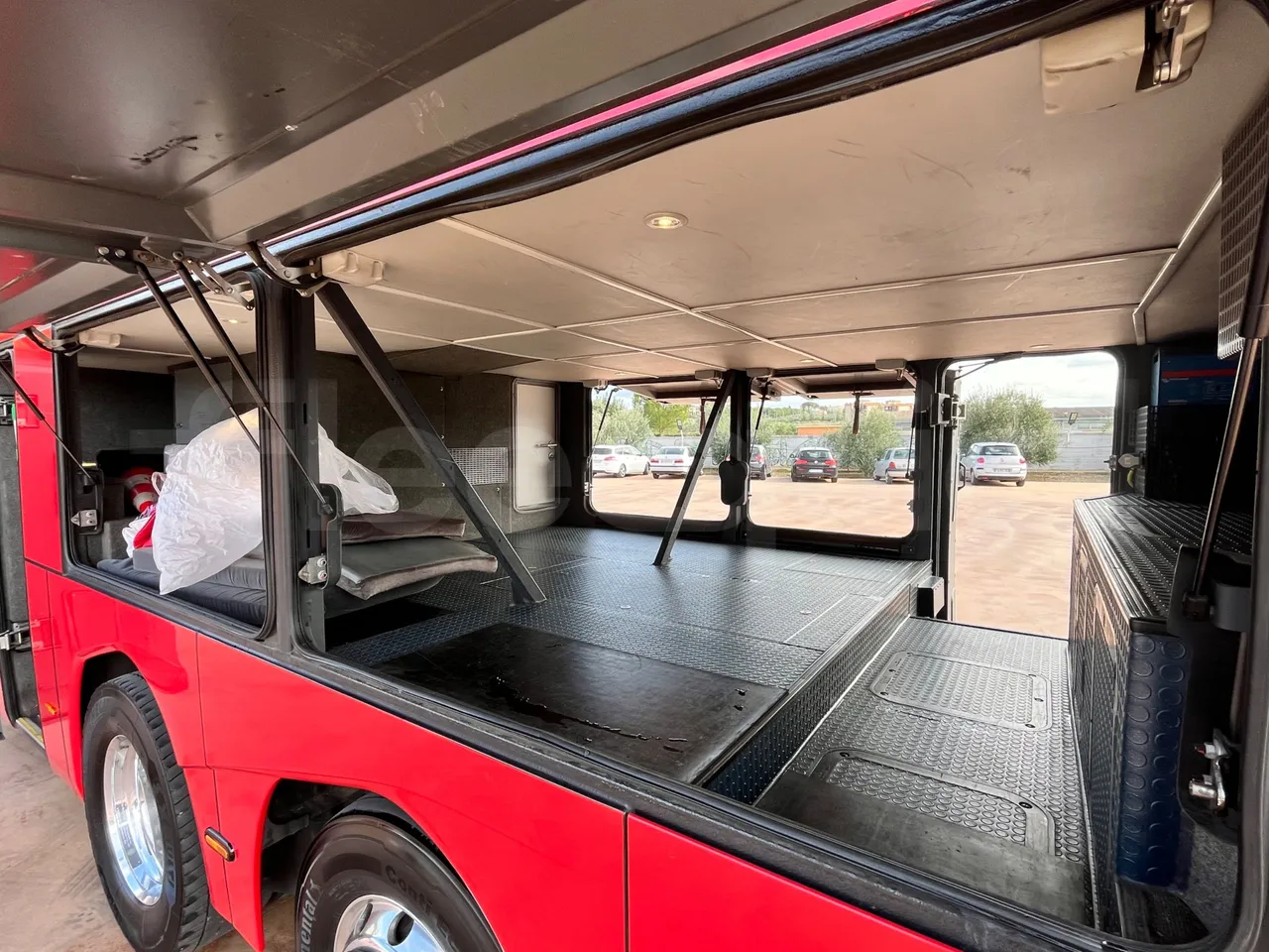 Neoplan Skyliner V6ACE -EUR6 -375kW -14m - internal frame rust check