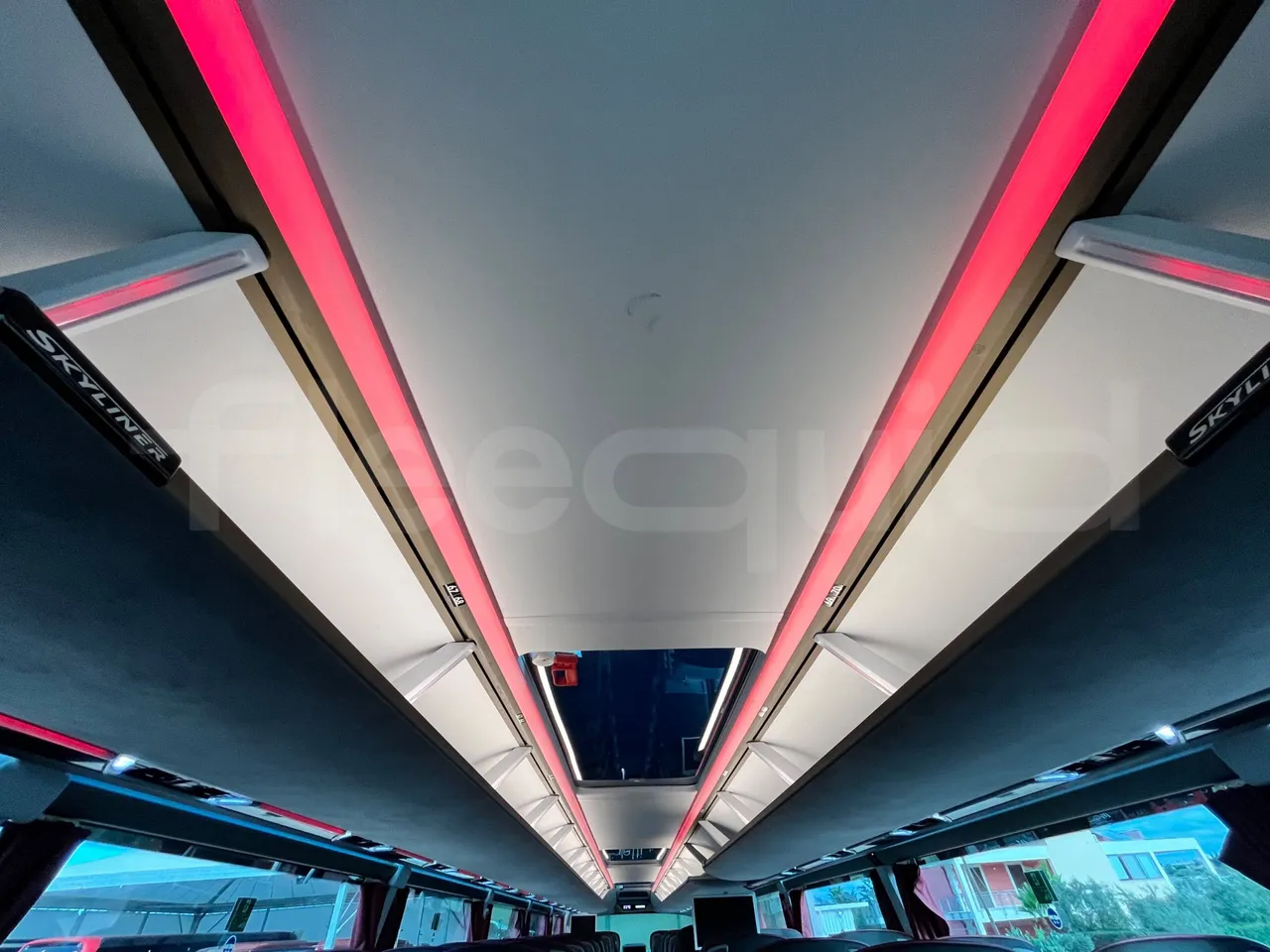Neoplan Skyliner V6ACE -EUR6 -375kW -14m - overhead compartments photo