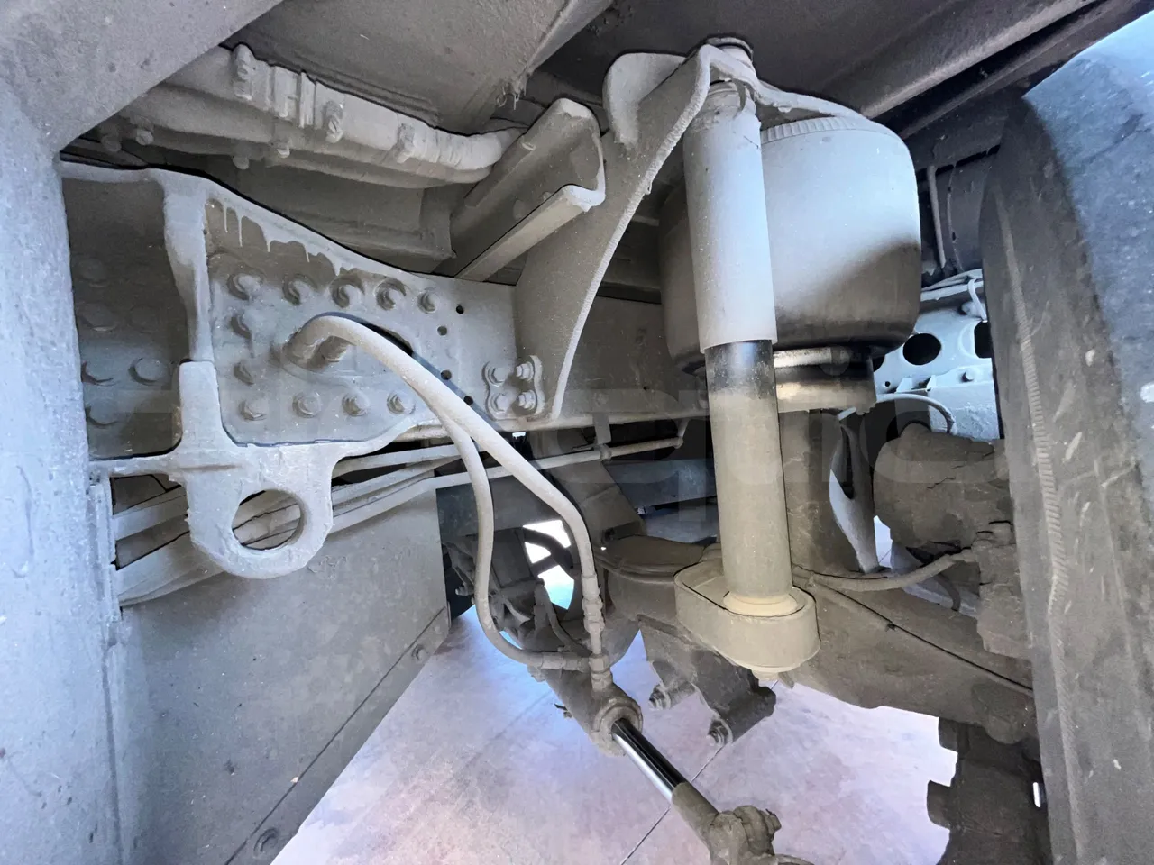 Neoplan Skyliner V6ACE -EUR6 -375kW -14m - axle 3 air springs 2 right