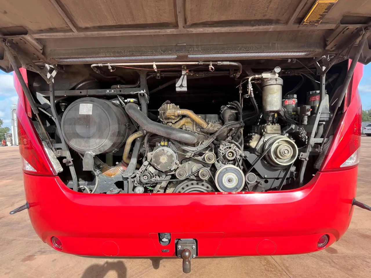 Neoplan Skyliner V6ACE -EUR6 -375kW -14m - rear hatch open