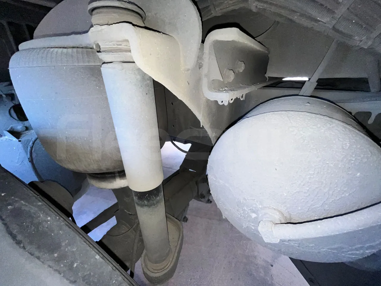 Neoplan Skyliner V6ACE -EUR6 -375kW -14m - axel 3 shock absorbers 1 right