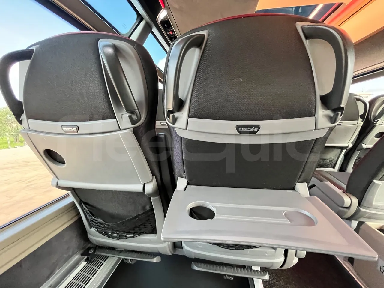 Neoplan Skyliner V6ACE -EUR6 -375kW -14m - table detail photo