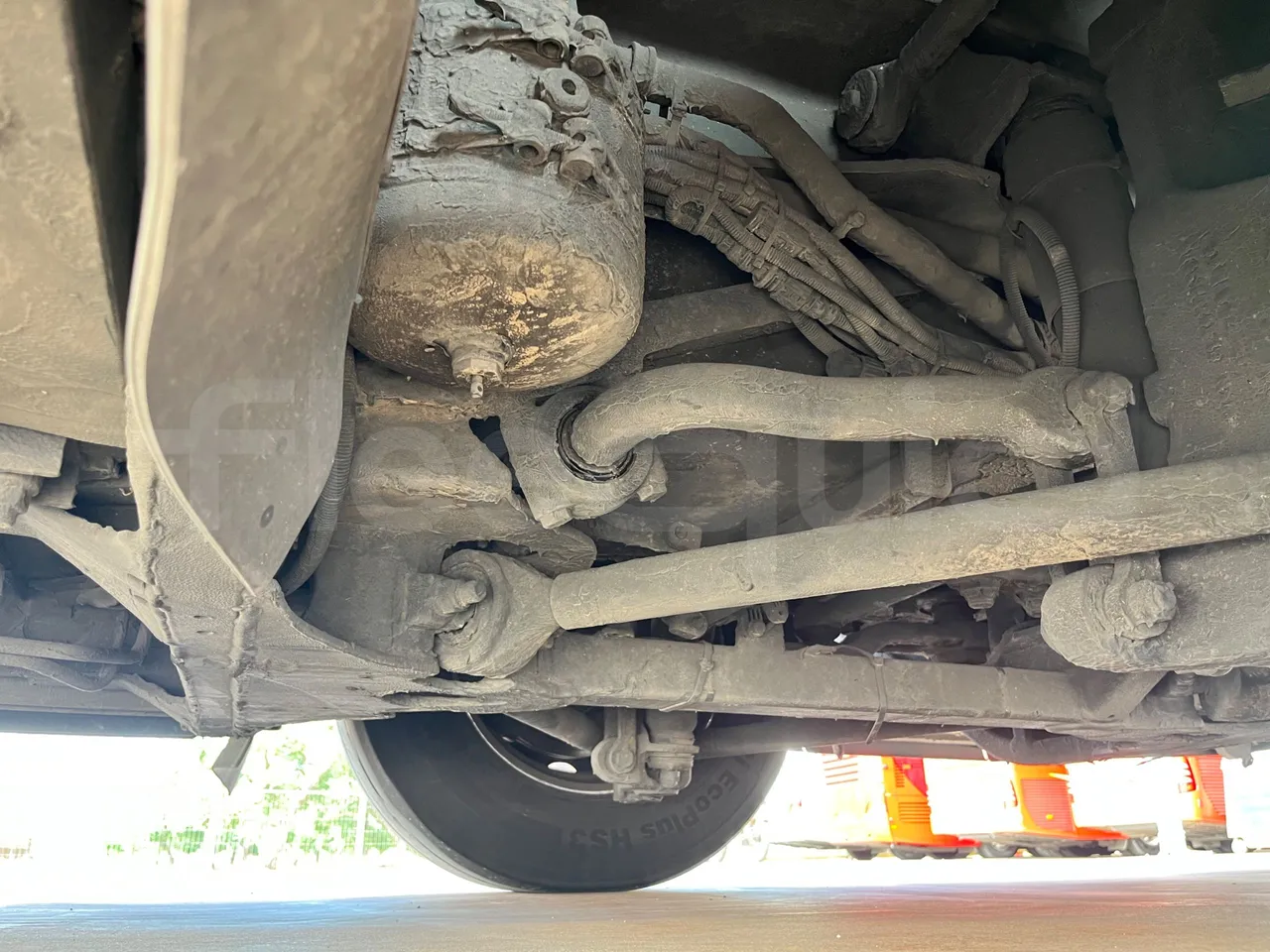 Neoplan Skyliner V6ACE -EUR6 -375kW -14m - front axle right side