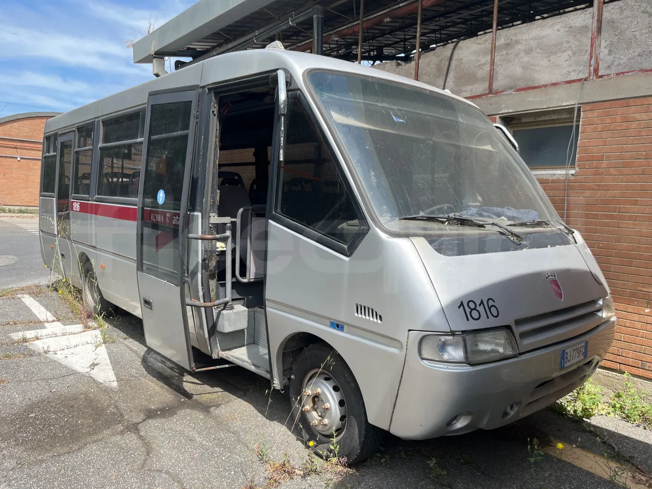 Iveco Cacciamali 59E12 THESI - Euro2 - front photo