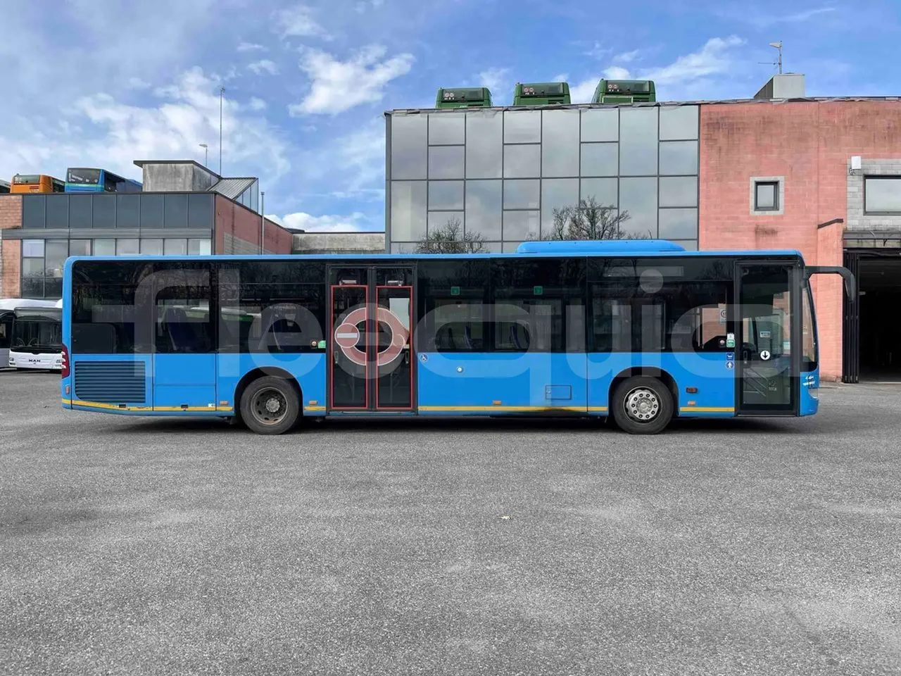 Mercedes-Benz Citaro - right side doors open