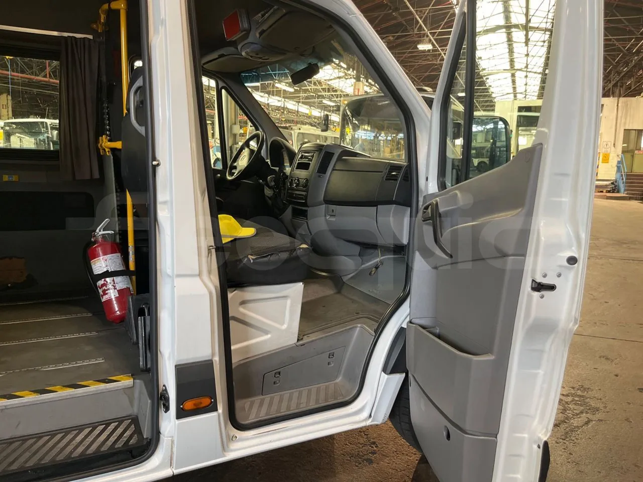 Mercedes-Benz Sprinter 906AC35 - EUR4 - 110kW - 5.91m - front door 1 open