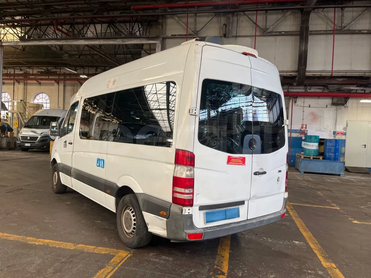 Mercedes-Benz Sprinter 906AC35 - EUR4 - 110kW - 5.91m - 3/4 left rear side