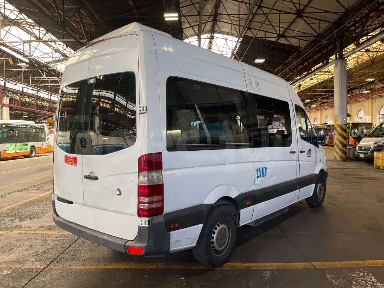 Mercedes-Benz Sprinter 906AC35 - EUR4 - 110kW - 5.91m - 3/4 right rear doors closed