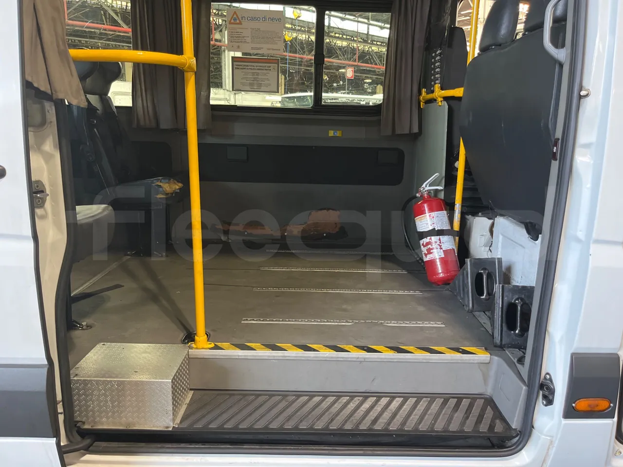 Mercedes-Benz Sprinter 906AC35 - EUR4 - 110kW - 5.91m - disabled area photo