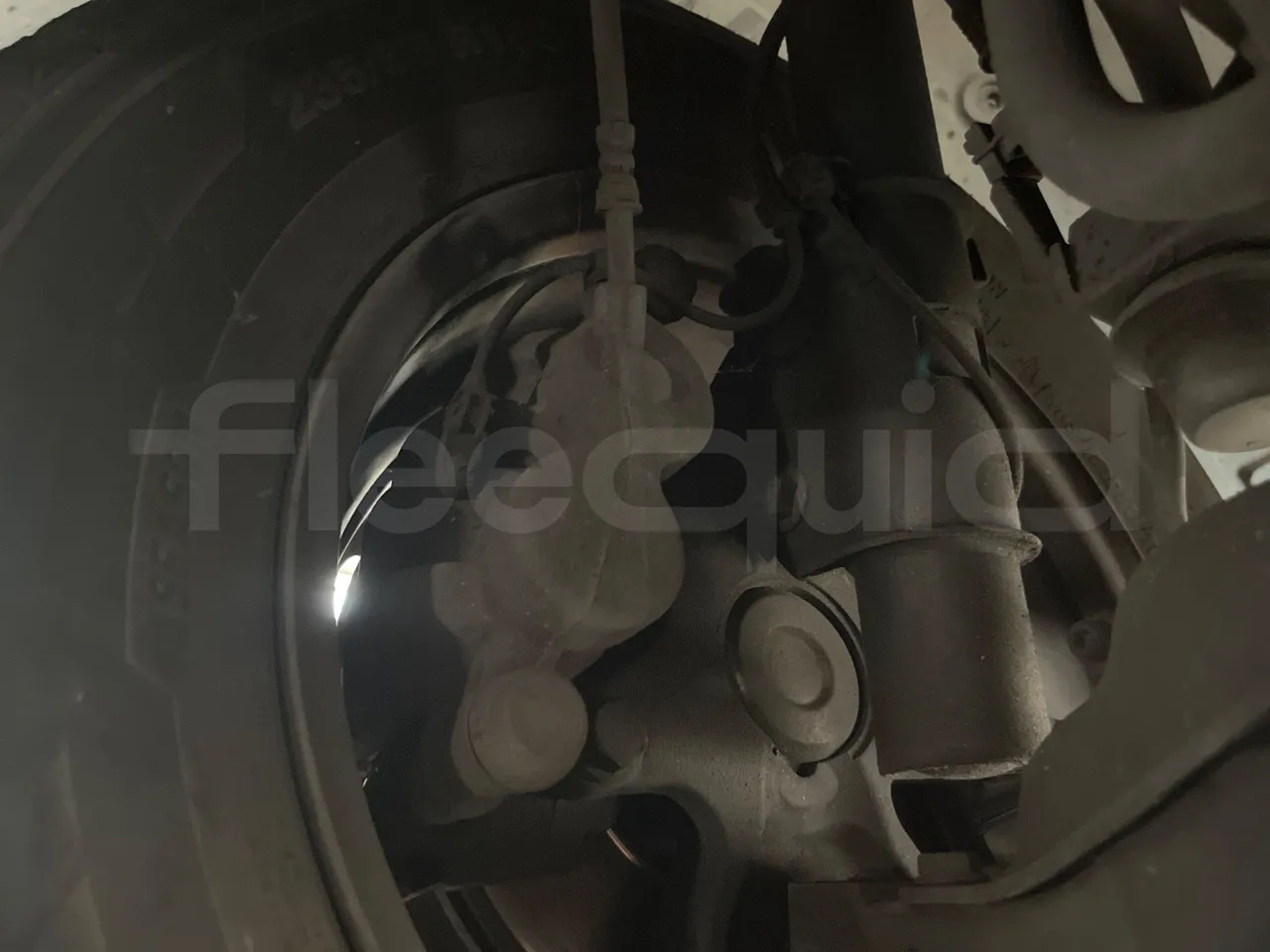 Mercedes-Benz Sprinter 906AC35 - EUR4 - 110kW - 5.91m - front brake calipers left