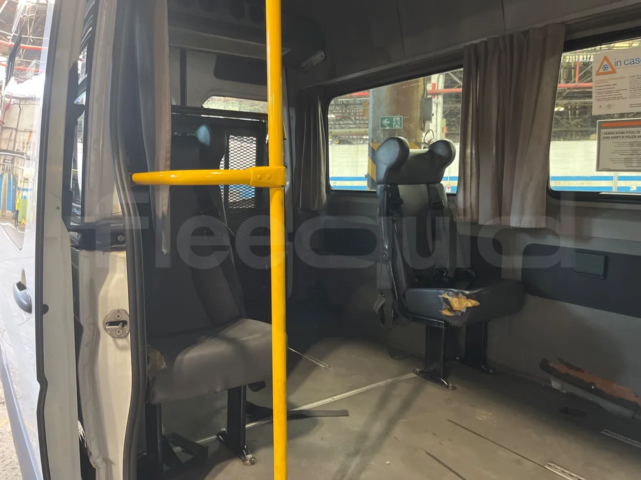 Mercedes-Benz Sprinter 906AC35 - EUR4 - 110kW - 5.91m - interior reverse seats driver height (mandatory for bus to scrap)