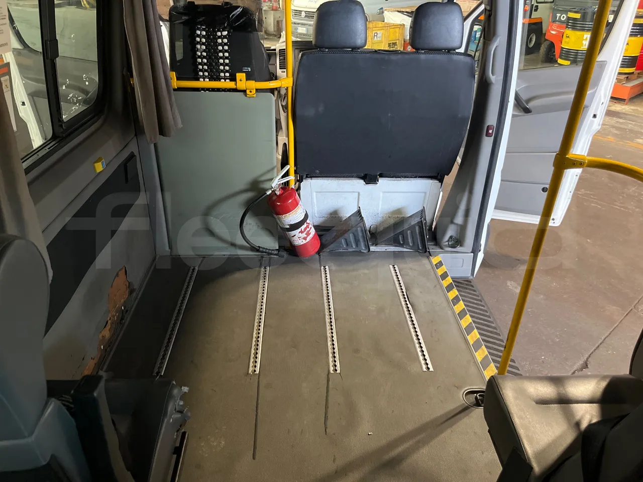 Mercedes-Benz Sprinter 906AC35 - EUR4 - 110kW - 5.91m - forward view all seats last row height