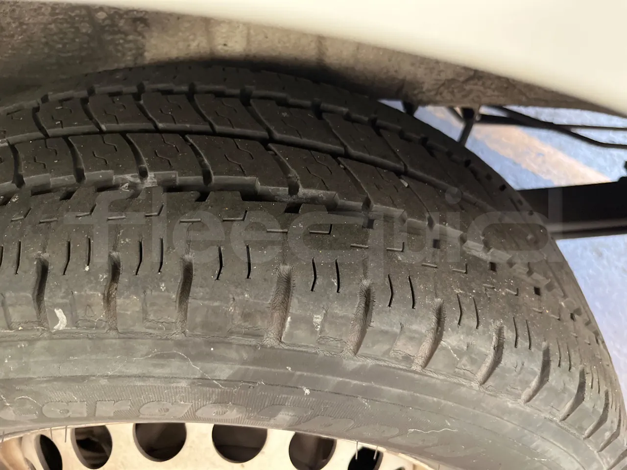 Mercedes-Benz Sprinter 906AC35 - EUR4 - 110kW - 5.91m - tread condition second axle tires left