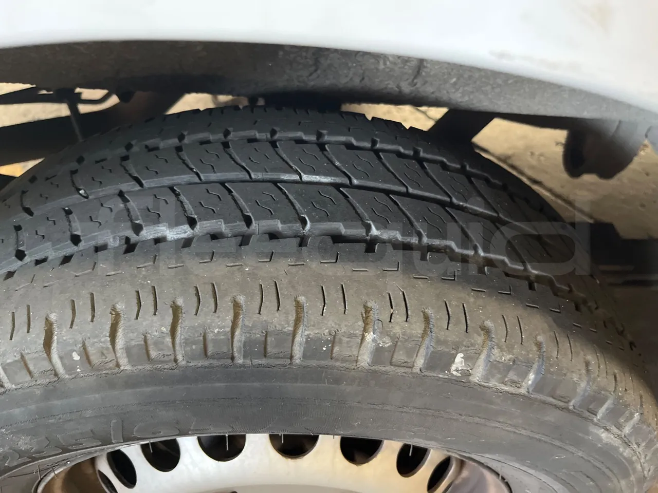 Mercedes-Benz Sprinter 906AC35 - EUR4 - 110kW - 5.91m - tread condition second axle tires right