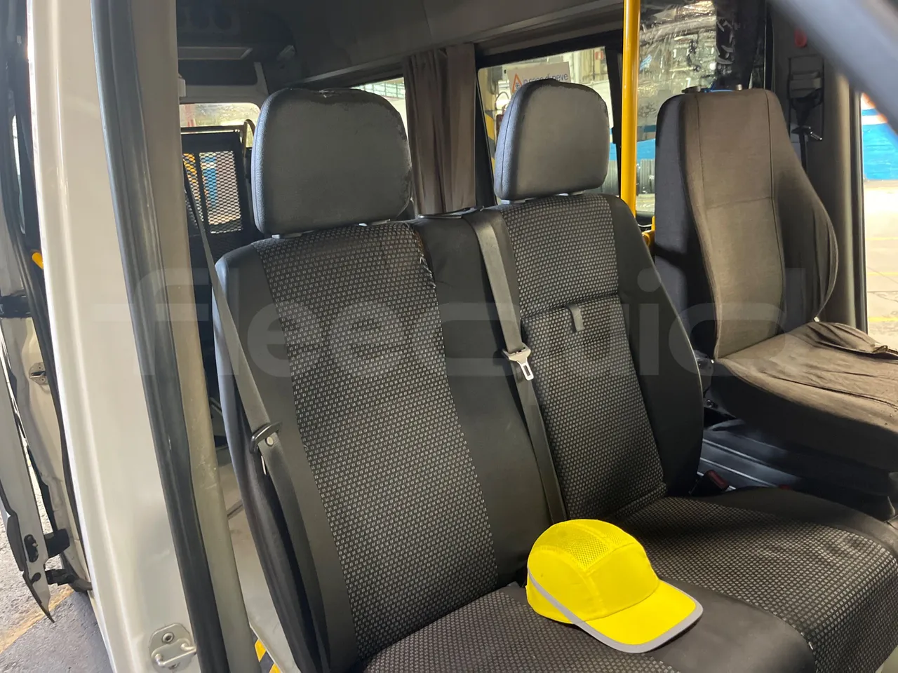 Mercedes-Benz Sprinter 906AC35 - EUR4 - 110kW - 5.91m - hostess seat photo