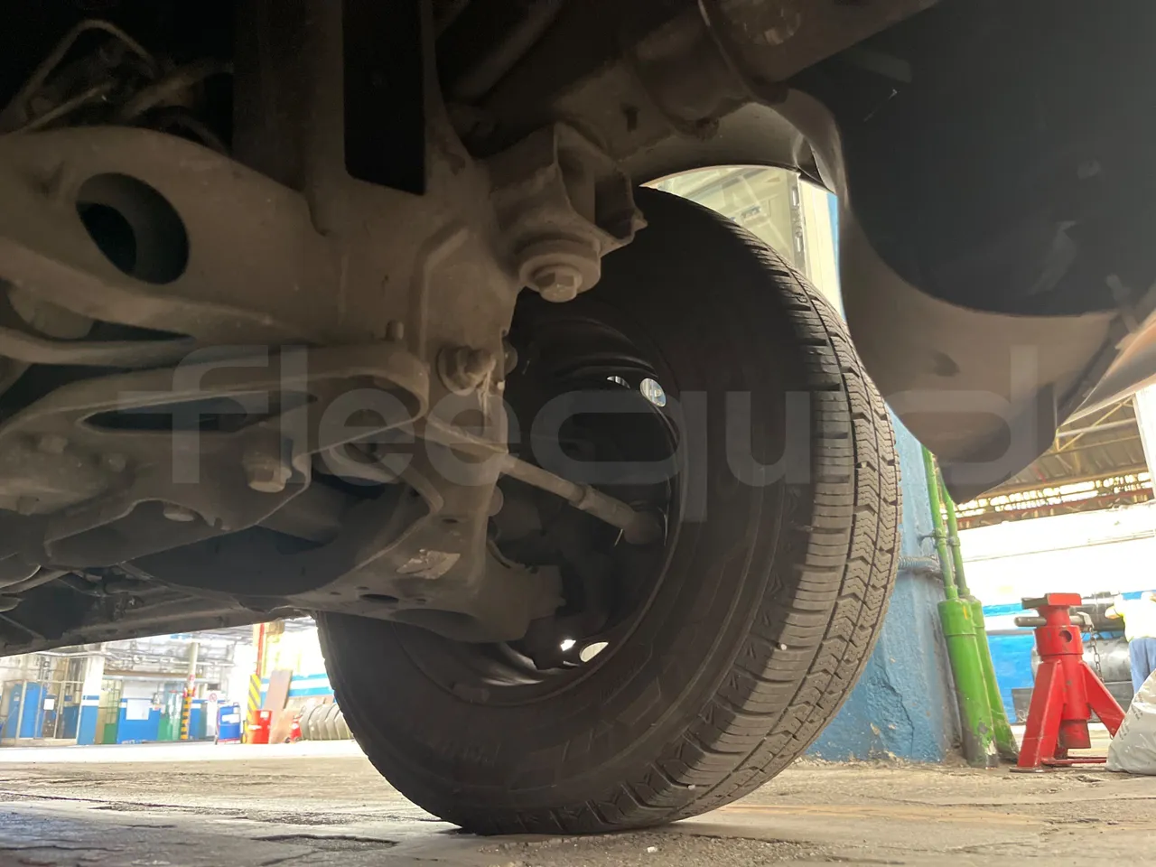 Mercedes-Benz Sprinter 906AC35 - EUR4 - 110kW - 5.91m - front axle left side